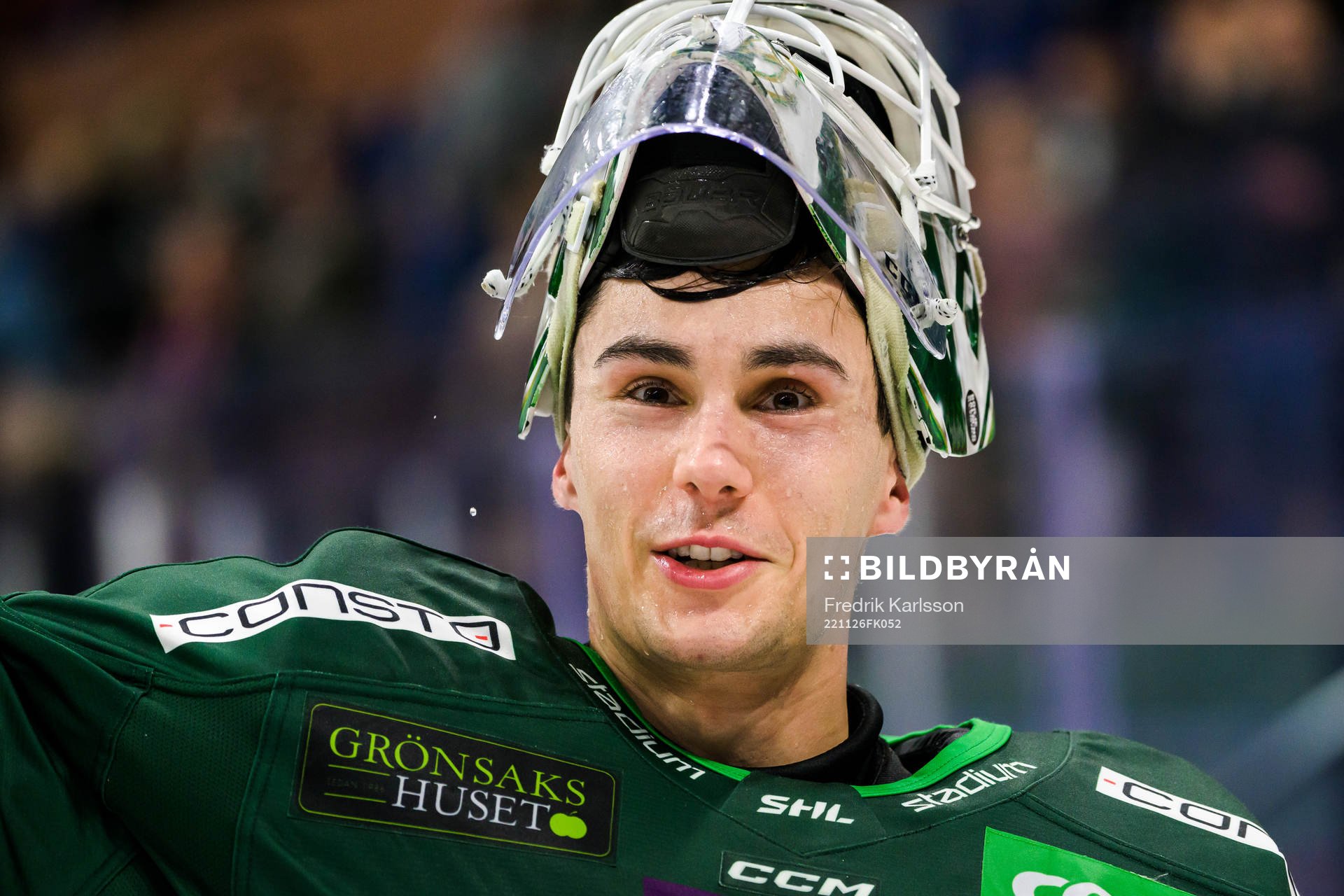 Färjestads målvakt Matthew Tomkins jublar