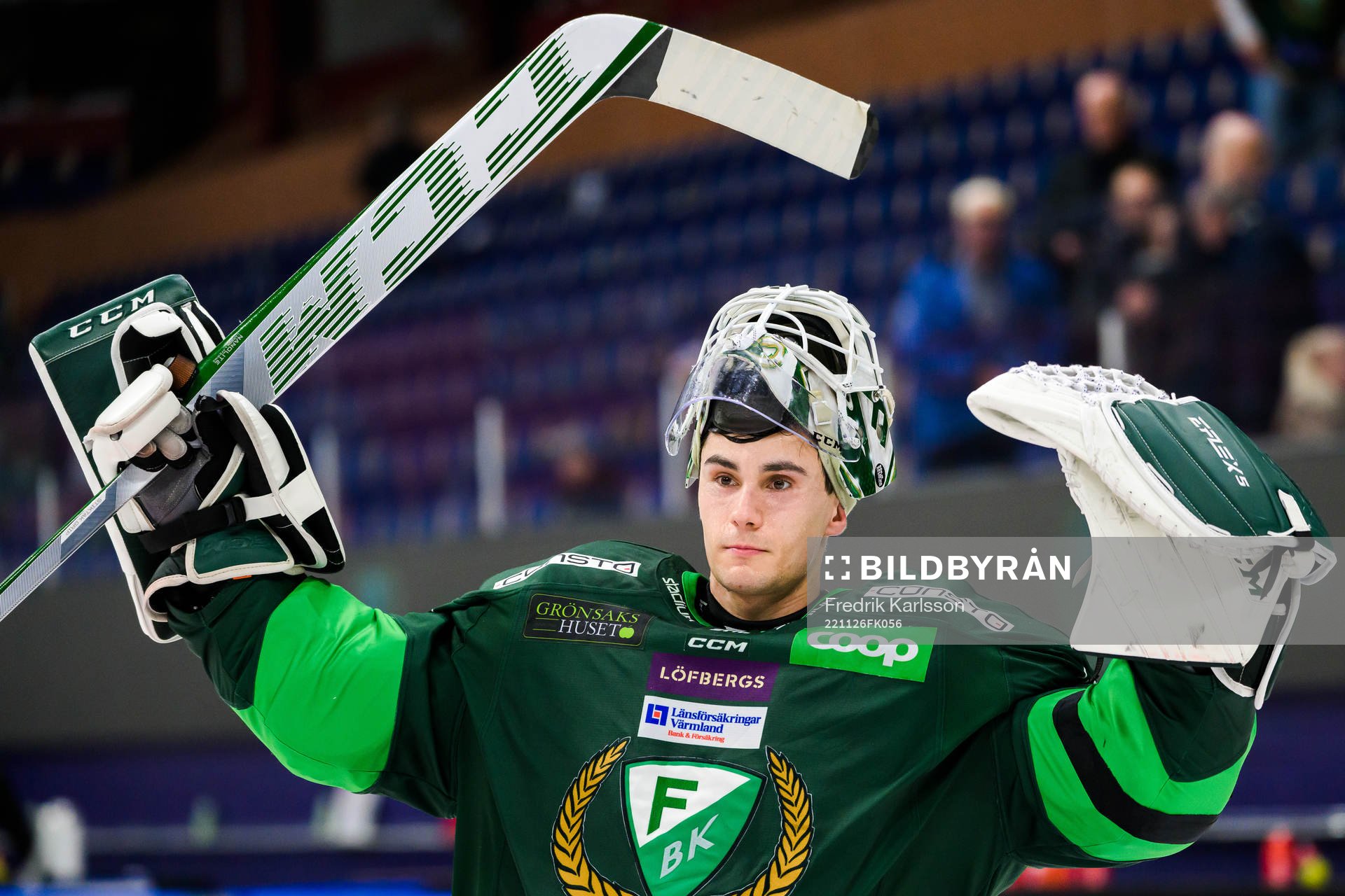 Färjestads målvakt Matthew Tomkins jublar