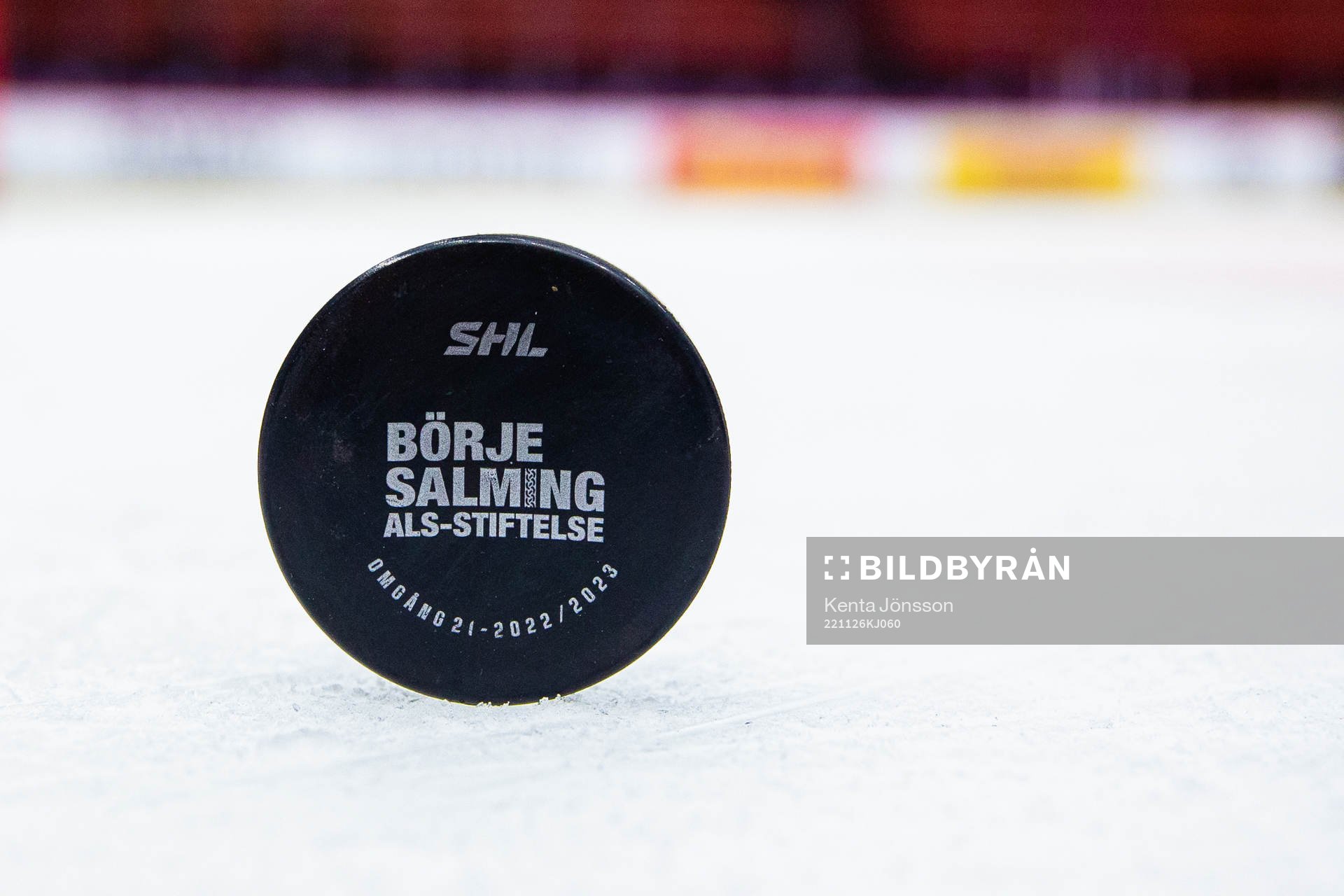 Matchpucken med logotypen för Börje Salmings ALS-stiftelse