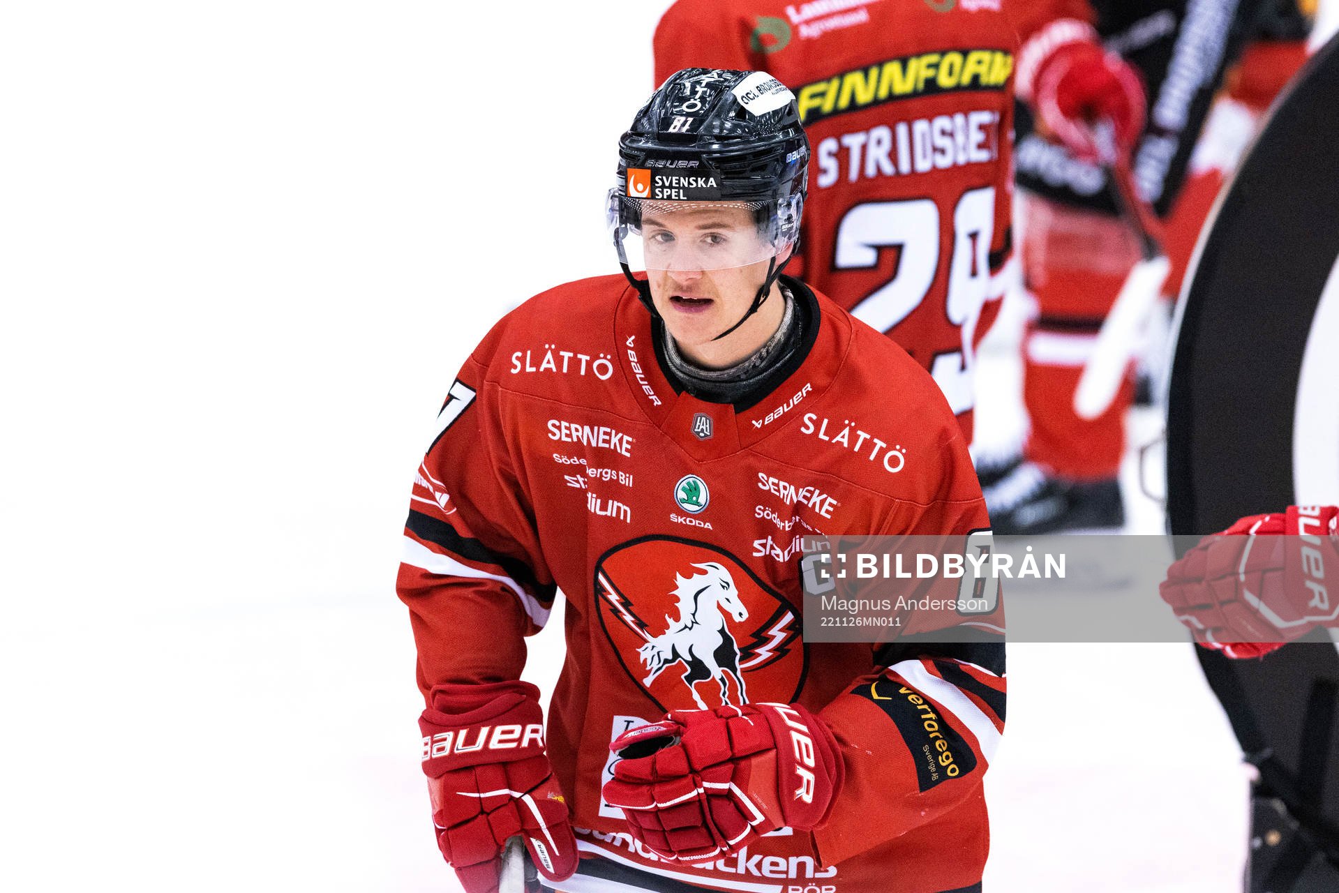 Vita Hästens Eric Borg på uppvärmingen