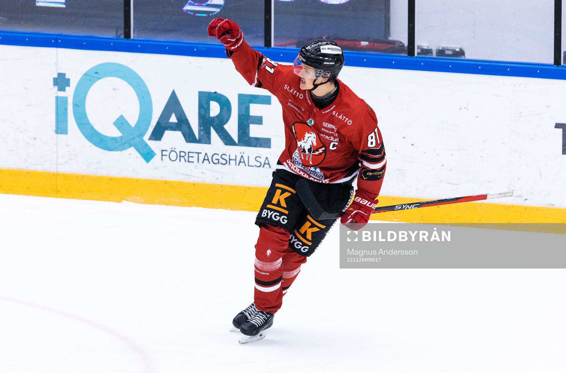 Vita Hästens Eric Borg jublar