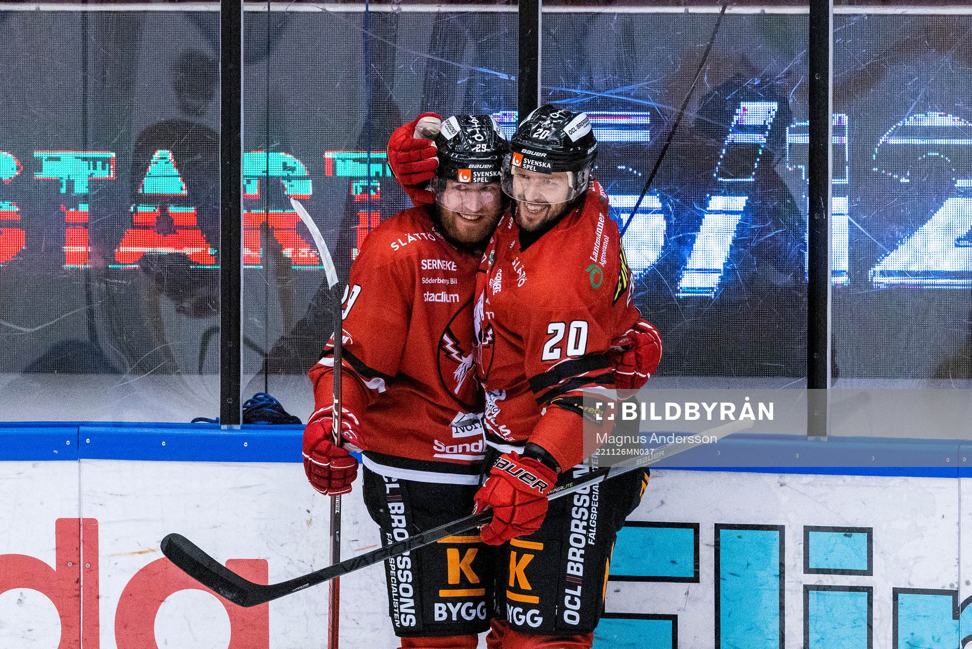 Vita Hästens Jakob Stridsberg och Marcus Eriksson jublar