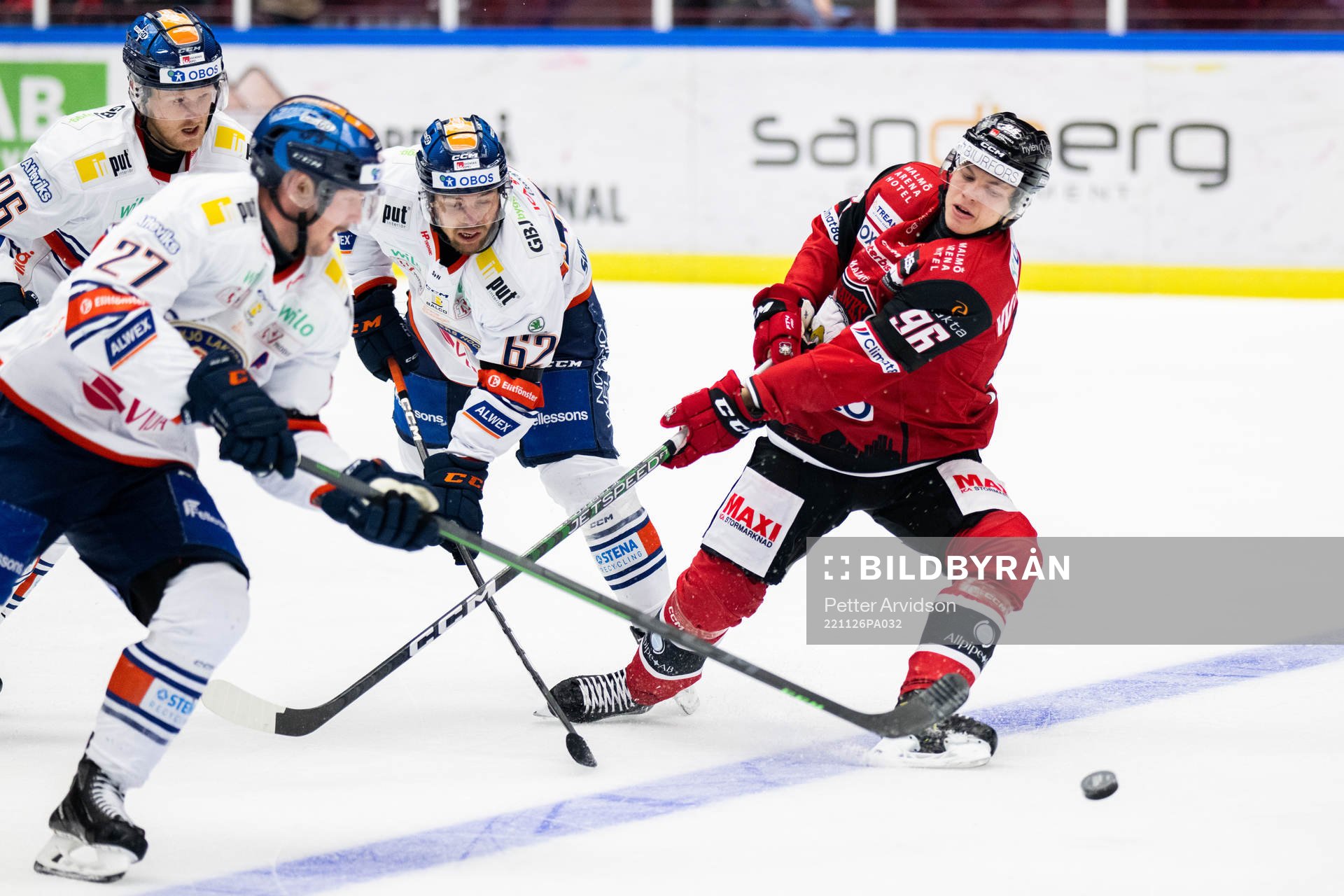 Växjös Manuel Ågren mot Malmö Redhawks Lukas Wernblom