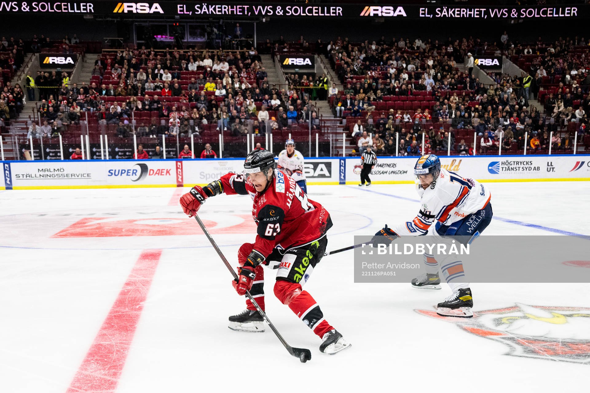 Malmö Redhawks Fredrik Händemark och Växjös Amil Krupic
