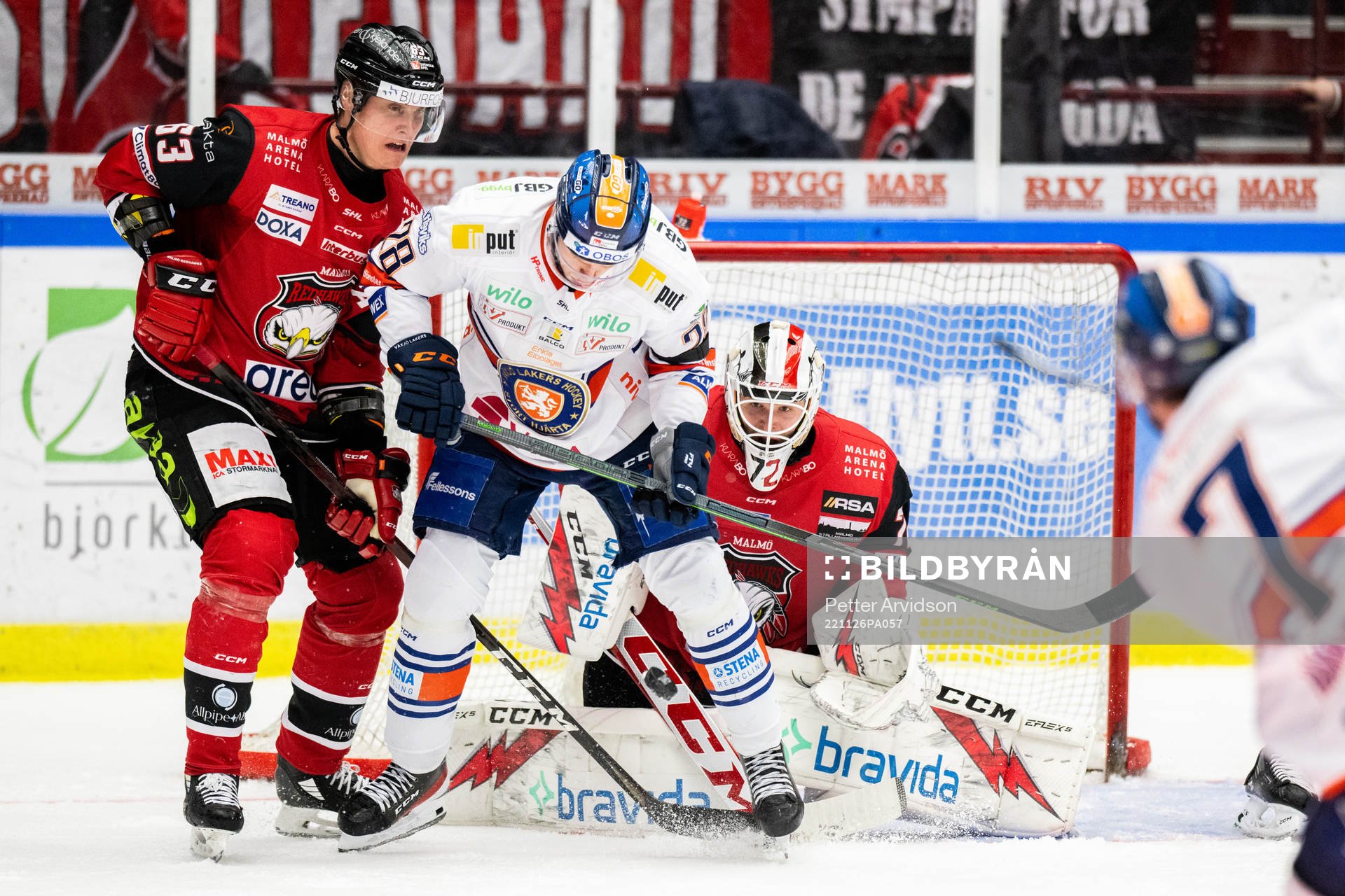 Växjös Hugo Gustafsson oroar mot Malmö Redhawks Fredrik