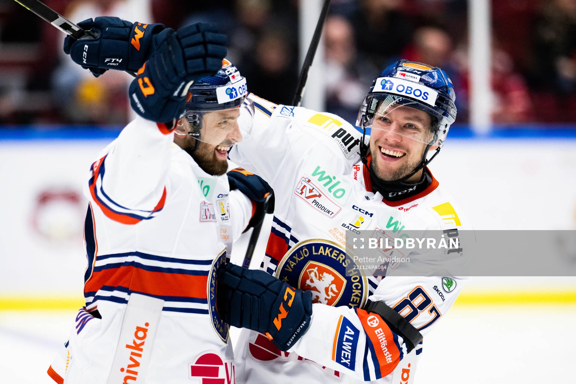 Växjös Robert Rosén jublar ihop med Lukas Bengtsson