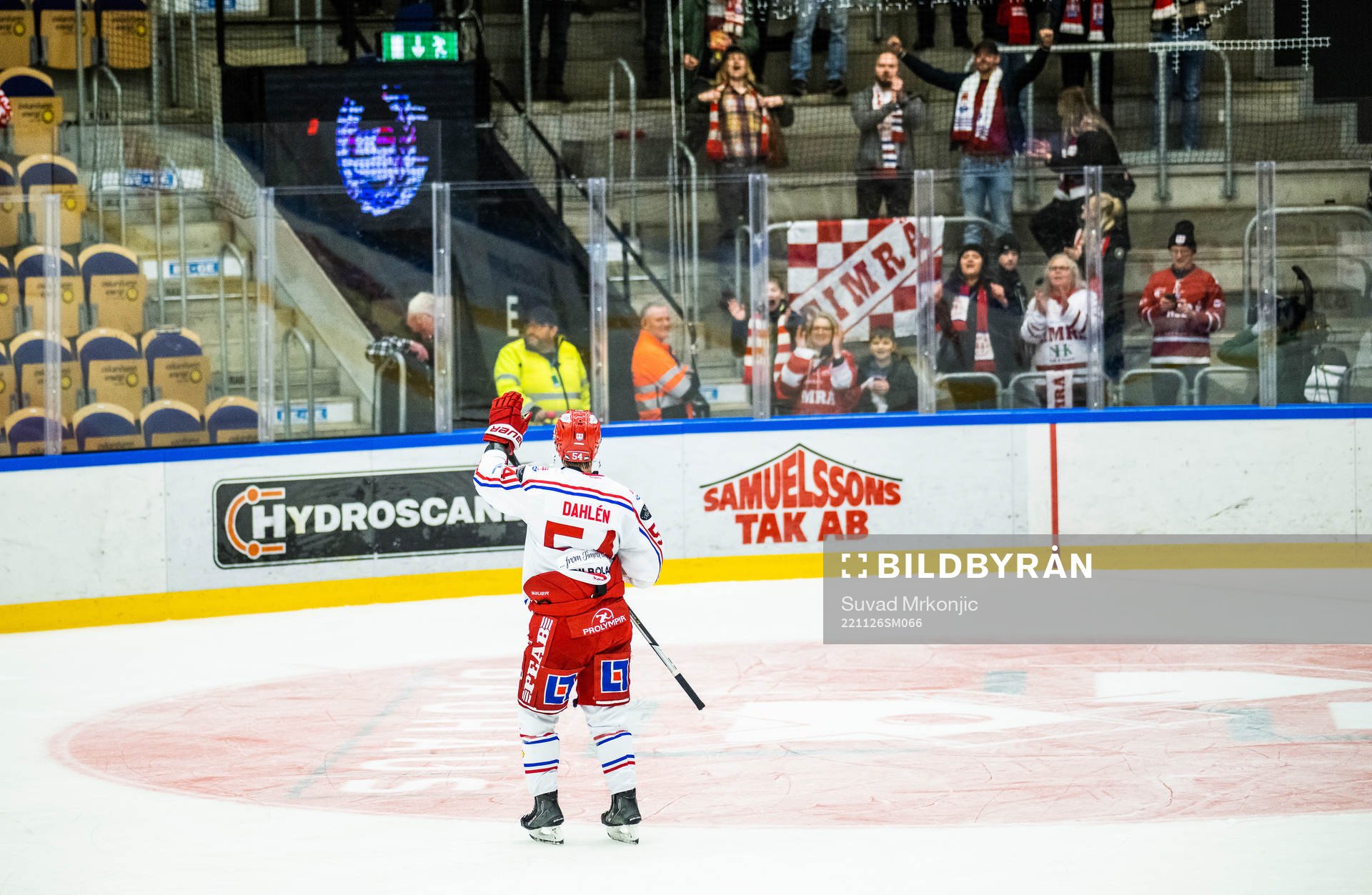Timrås Jonathan Dahlén jublar