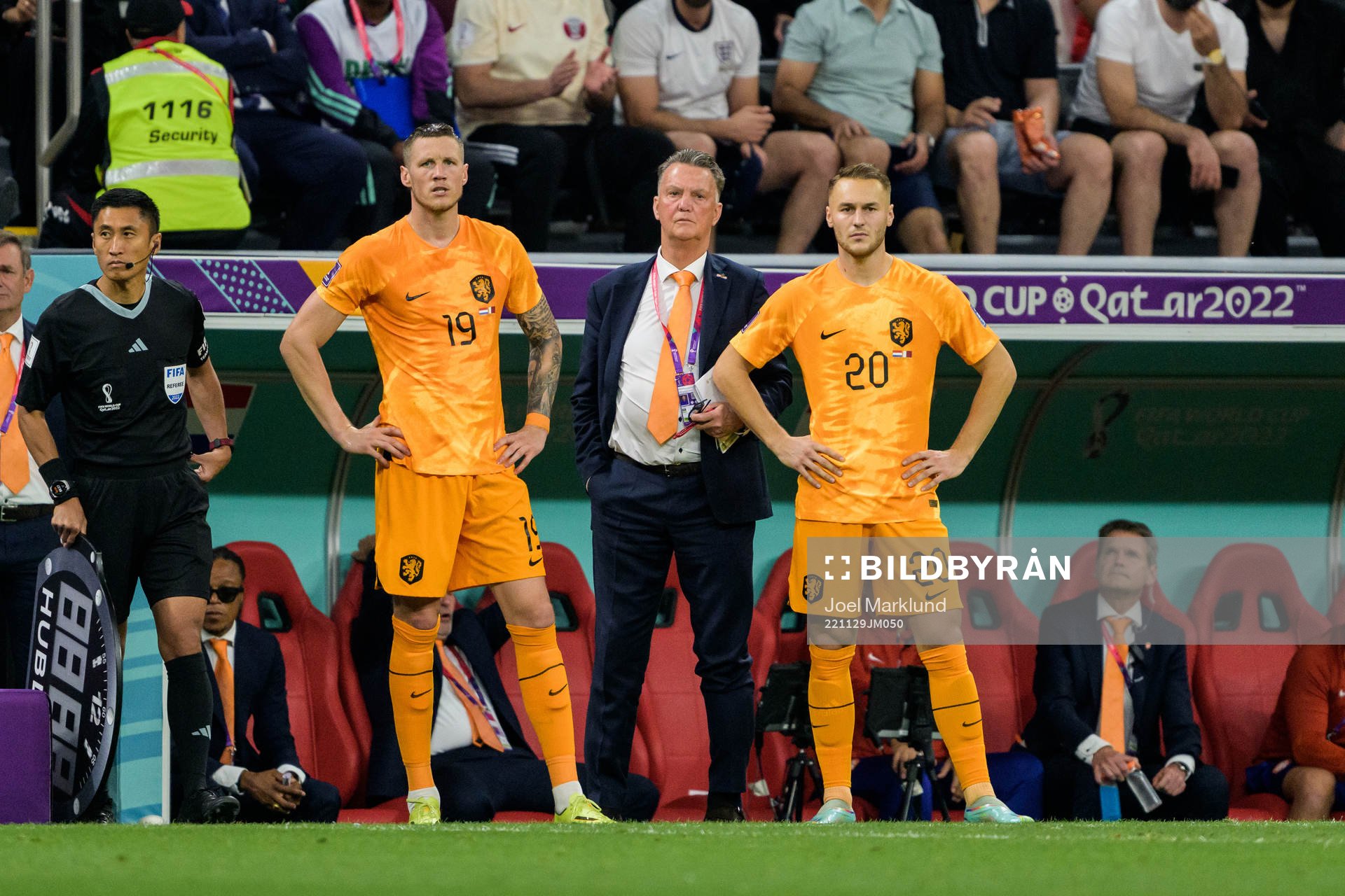 Wout Weghorst, head coach Louis van Gaal and Teun