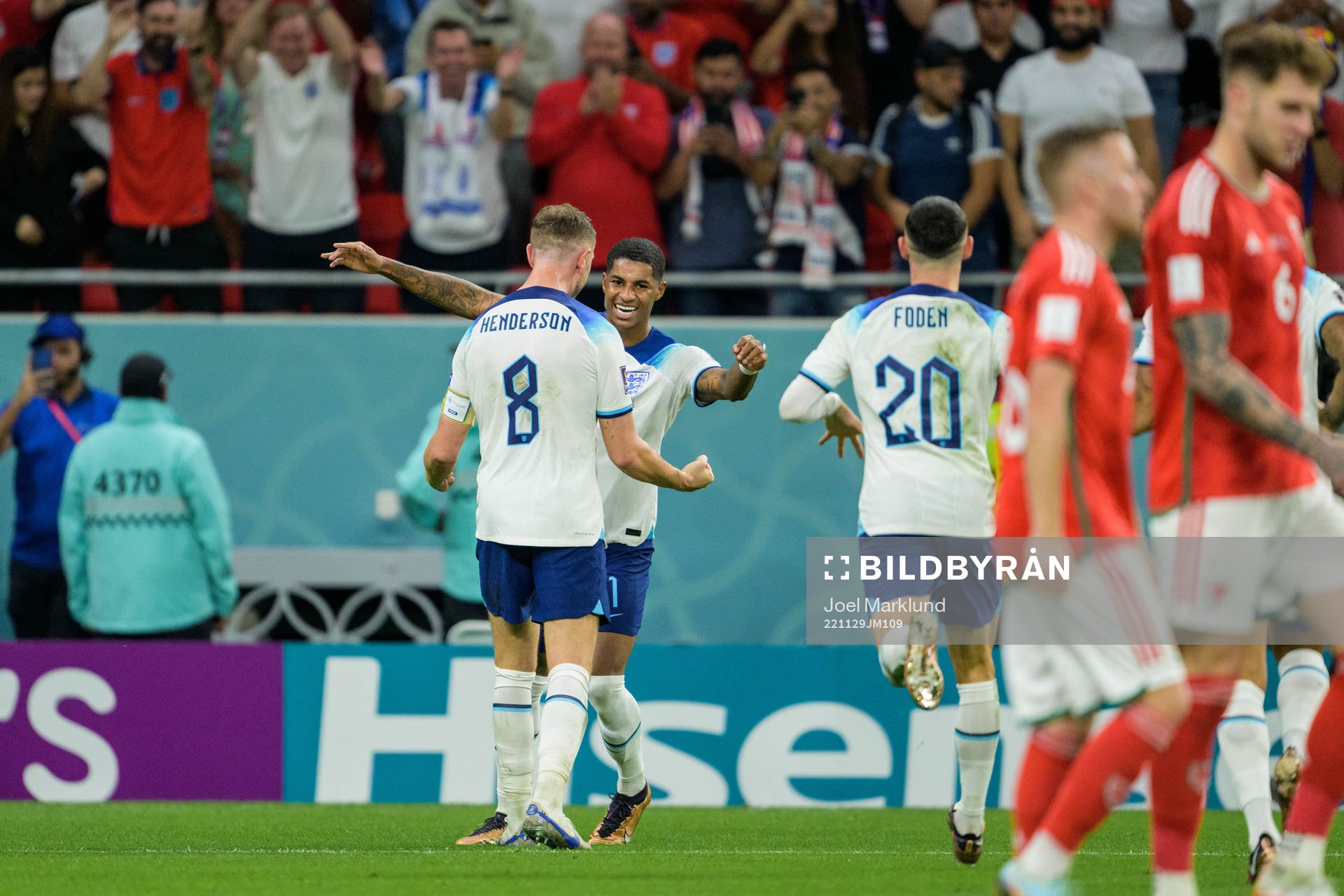 Marcus Rashford of England celebrate together with Jordan Hendersonafter scoring 0-3 during the FIFA World Cup 2022 football match between Wales and England on November 29, 2022 in Doha.