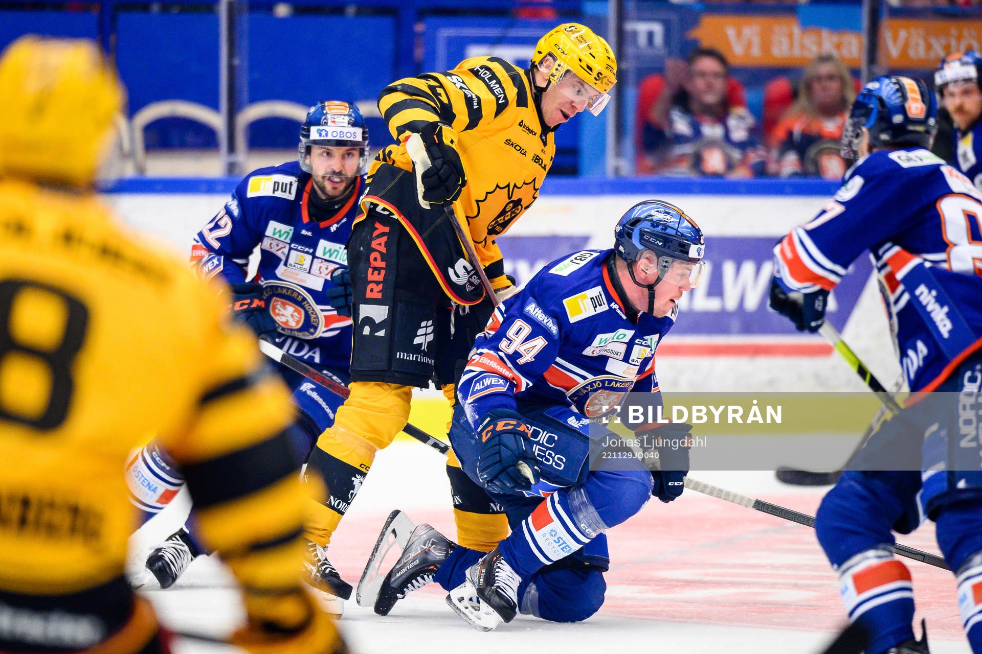 Irriterat mellan Skellefteås Pär Lindholm och Växjös
