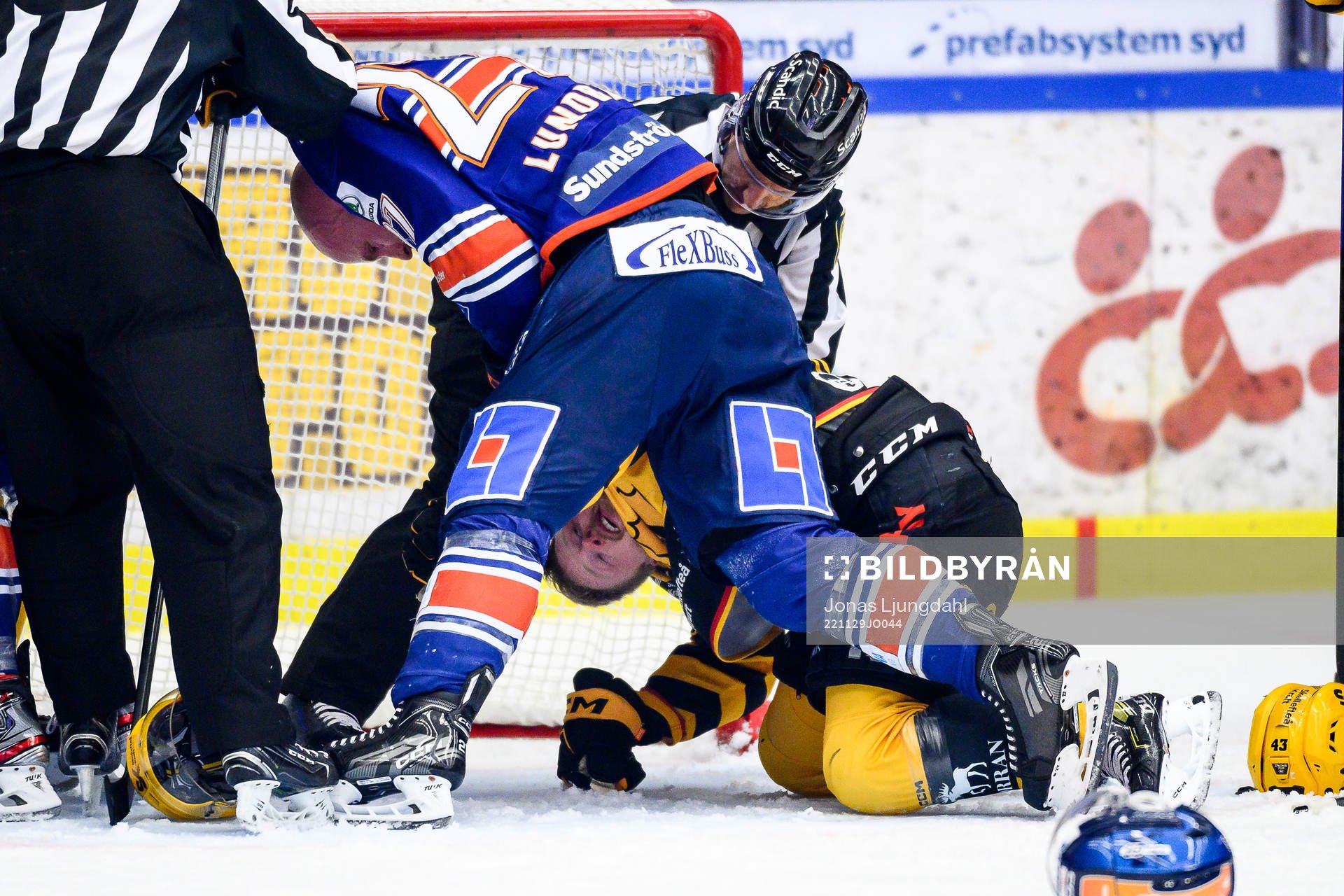 Växjös Martin Lundberg och Skellefteås Oskar Nilsson i