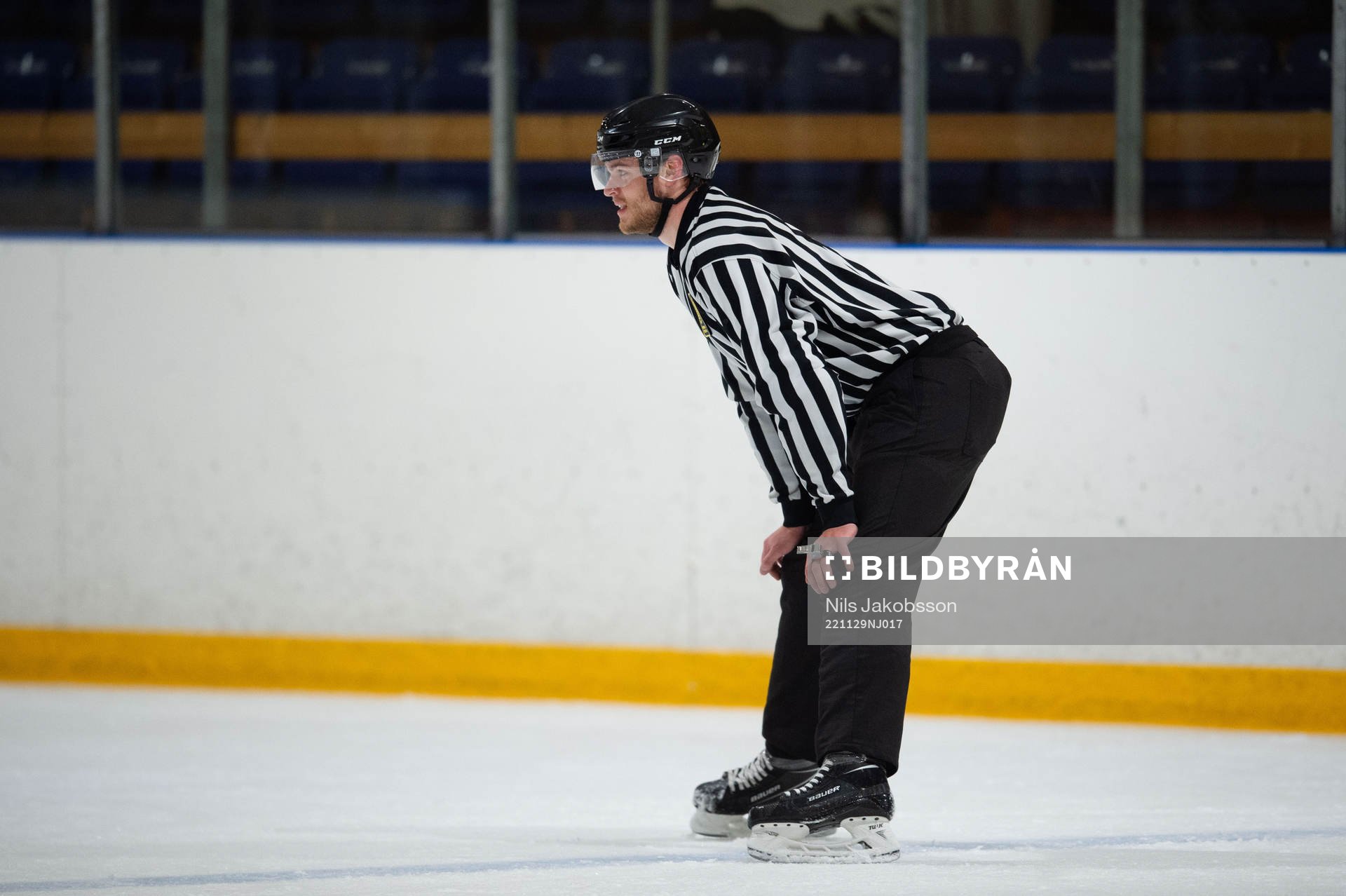9 Assisterande domare Eric Olsson