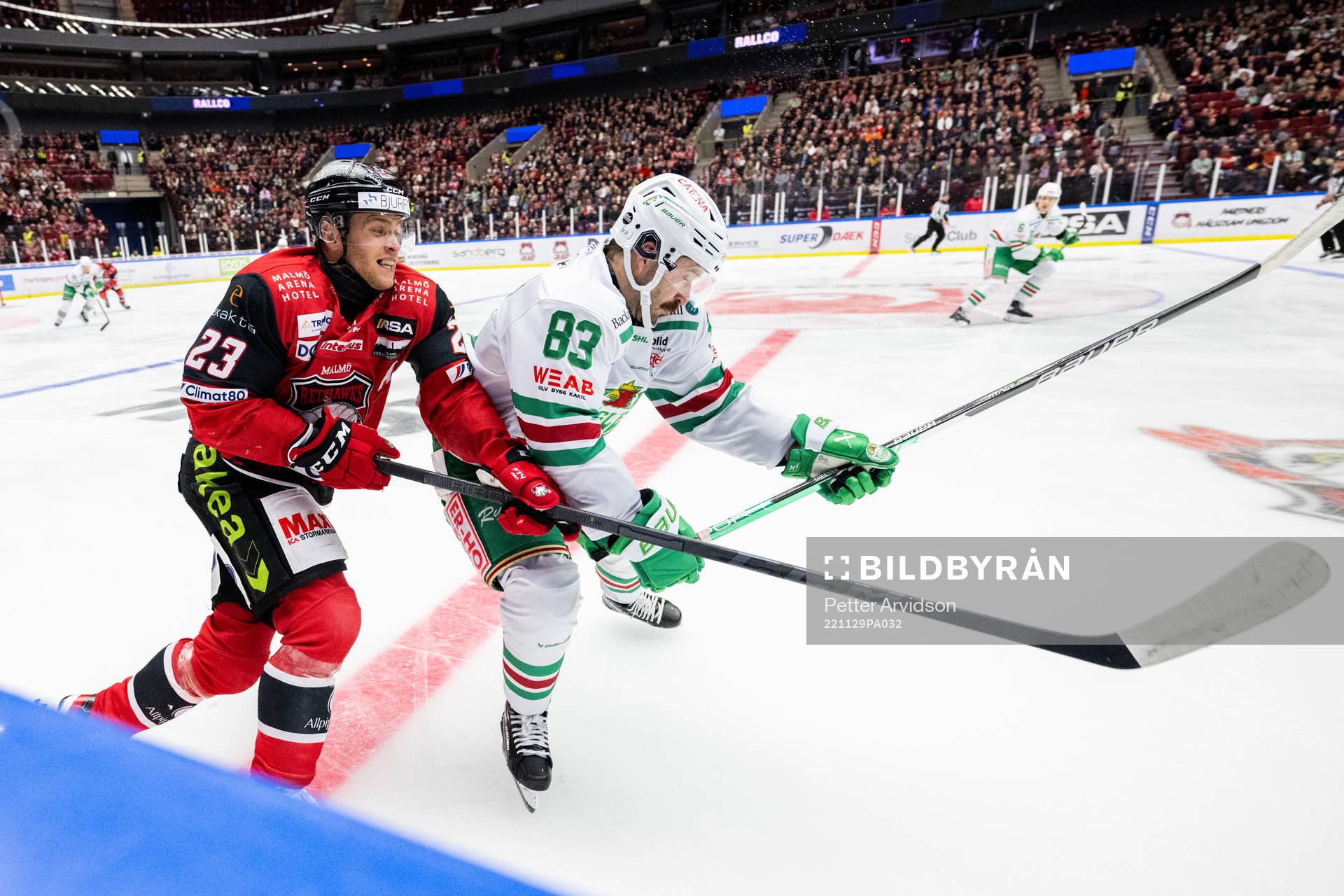 Malmö Redhawks Christoffer Forsberg och Rögles Riley Sheen