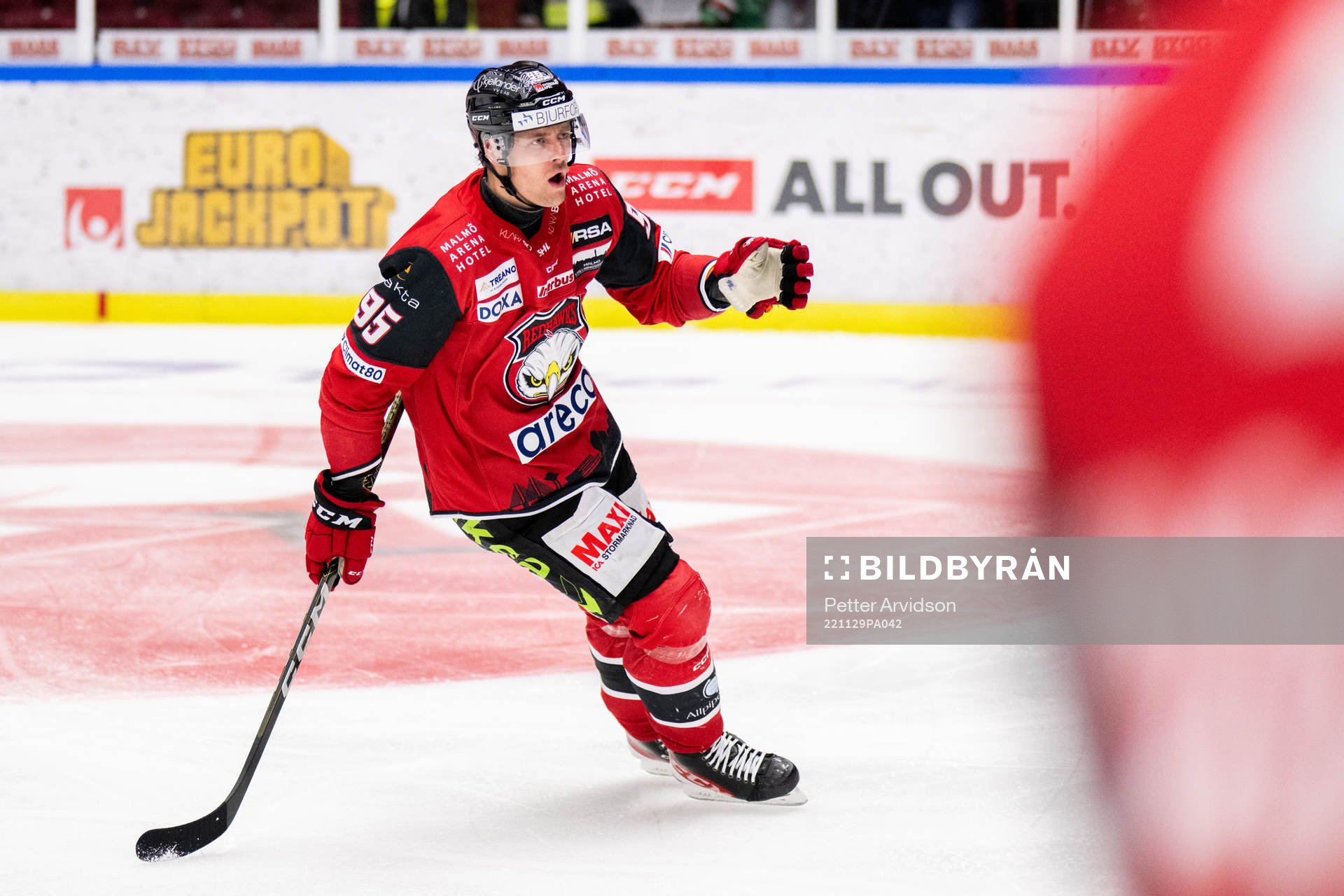 Malmö Redhawks Carl Persson jublar