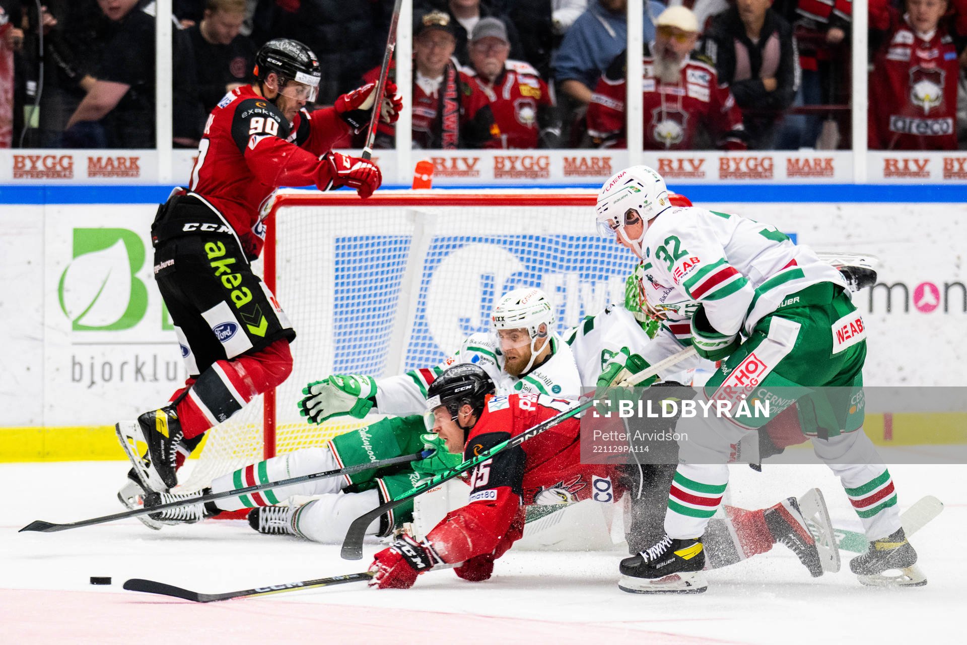 Malmö Redhawks Carl Persson faller