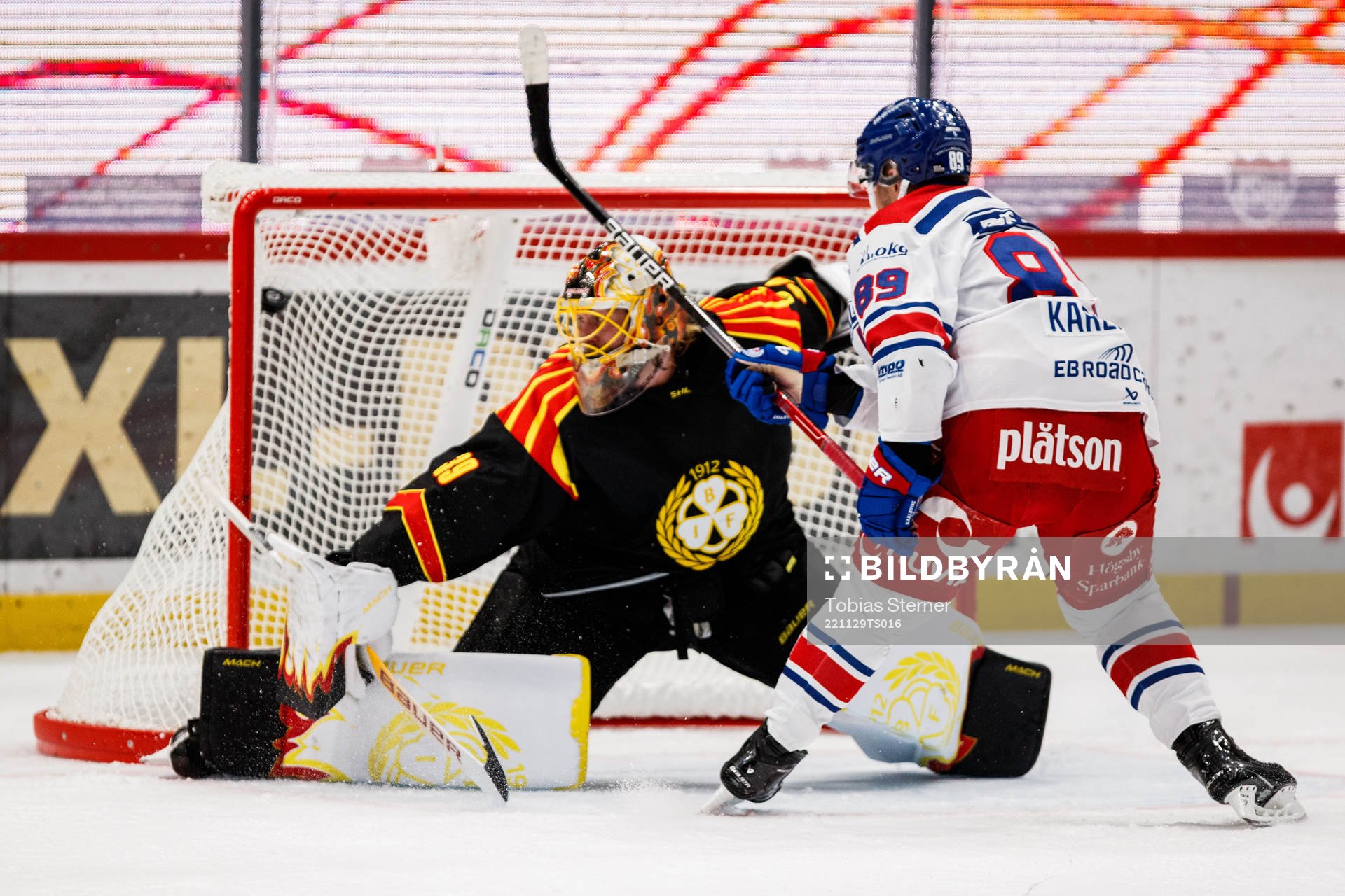 Oskarshamns Patrik Karlkvist gör 0-3 på Brynäs målvakt