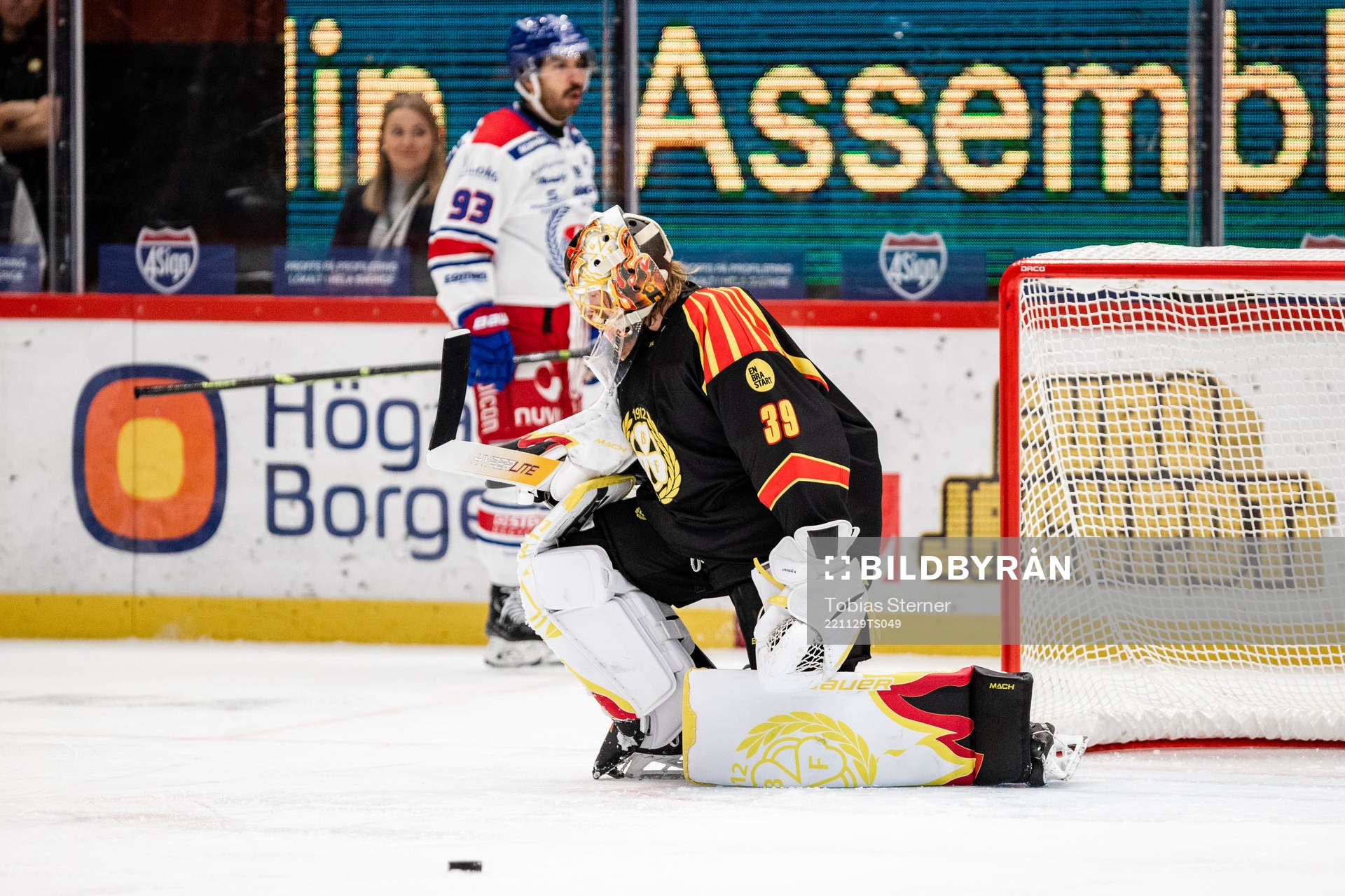 Brynäs målvakt Anders Lindbäck deppar