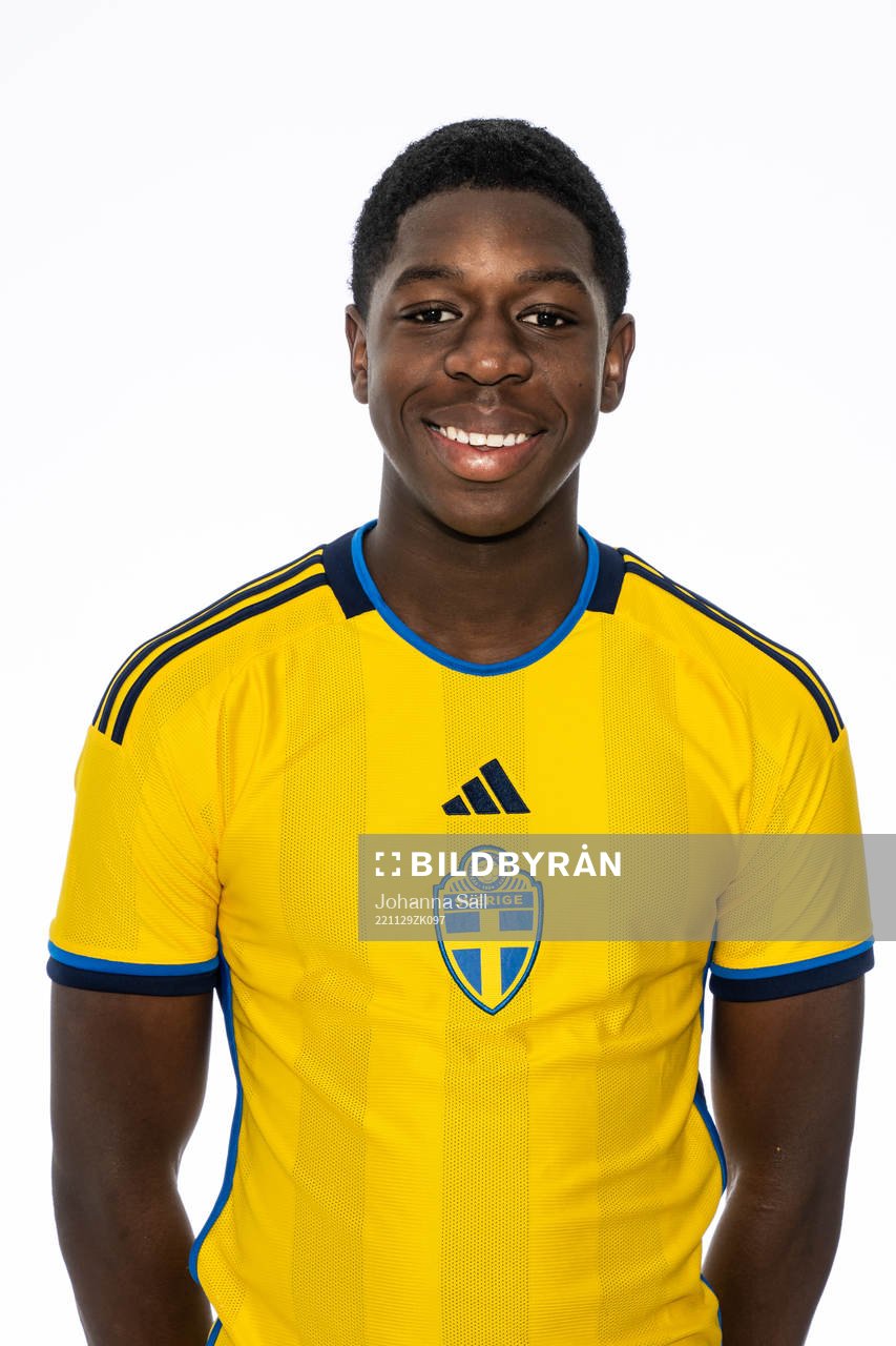 Will Jarlee poserar för ett porträtt under en fotografering med det svenska P16-landslaget i fotboll den 29 november 2022 i Stockholm. 