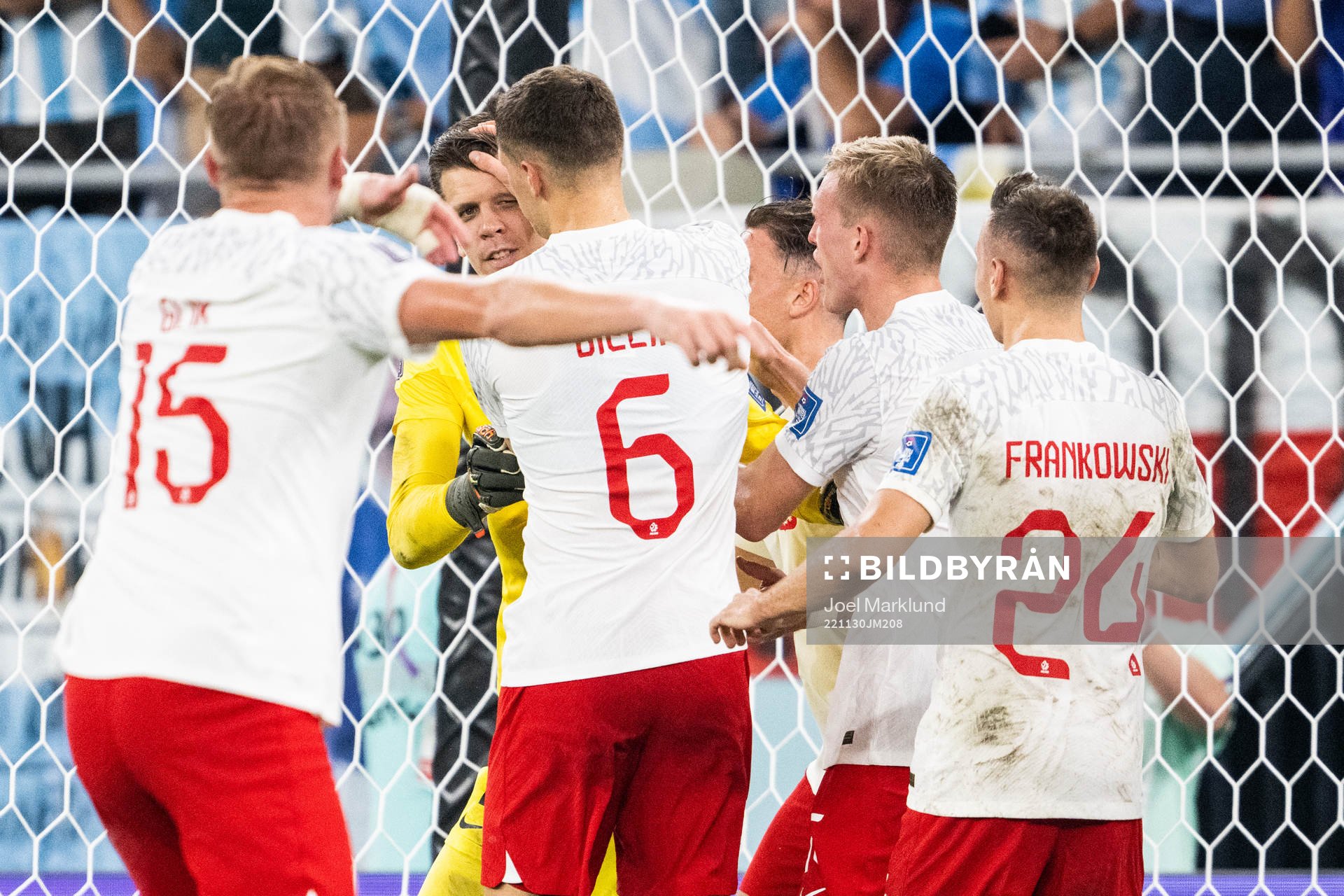 Goalkeeper Wojciech Szczesny of Poland celebrate with team