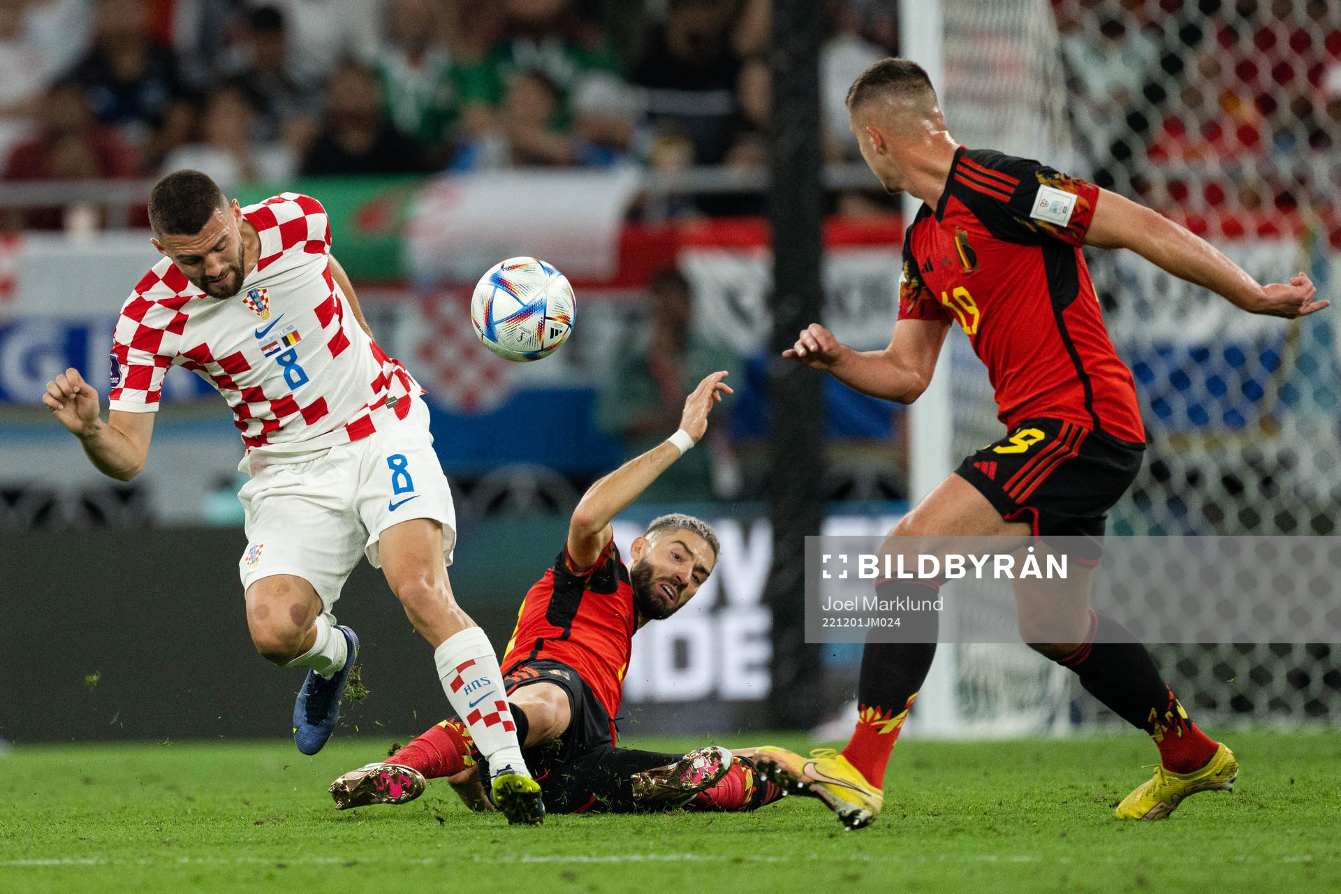 Mateo Kovacic of Croatia against Yannick Carrasco and
