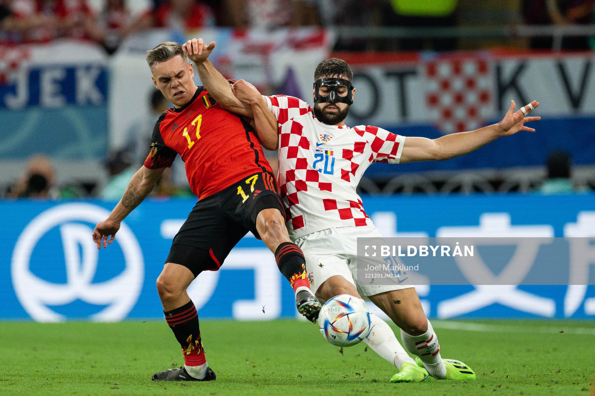 Leandro Trossard of Belgium and Josko Gvardiol of Belgium