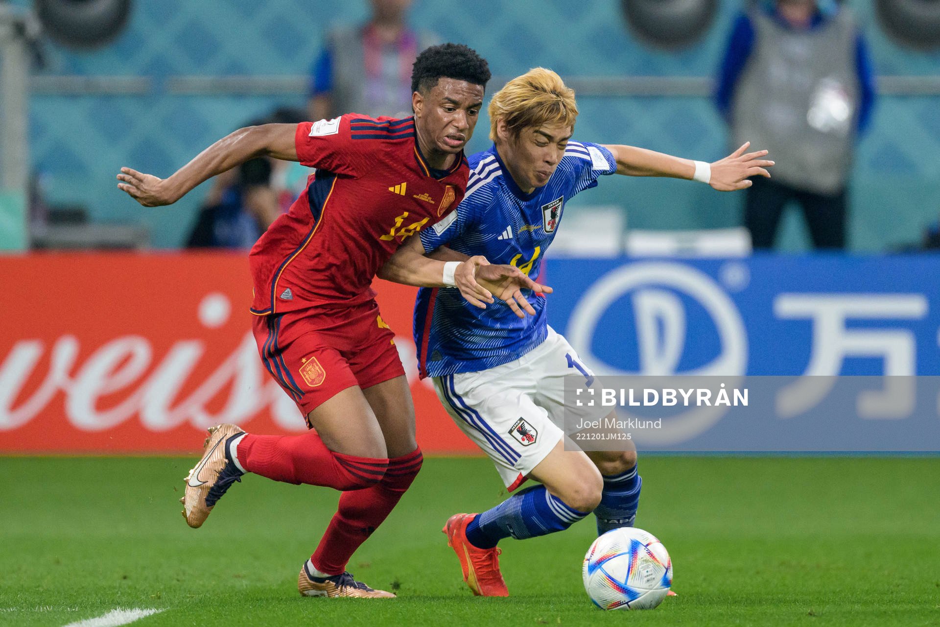 Alejandro Balde of Spain and Junya Ito of Japan