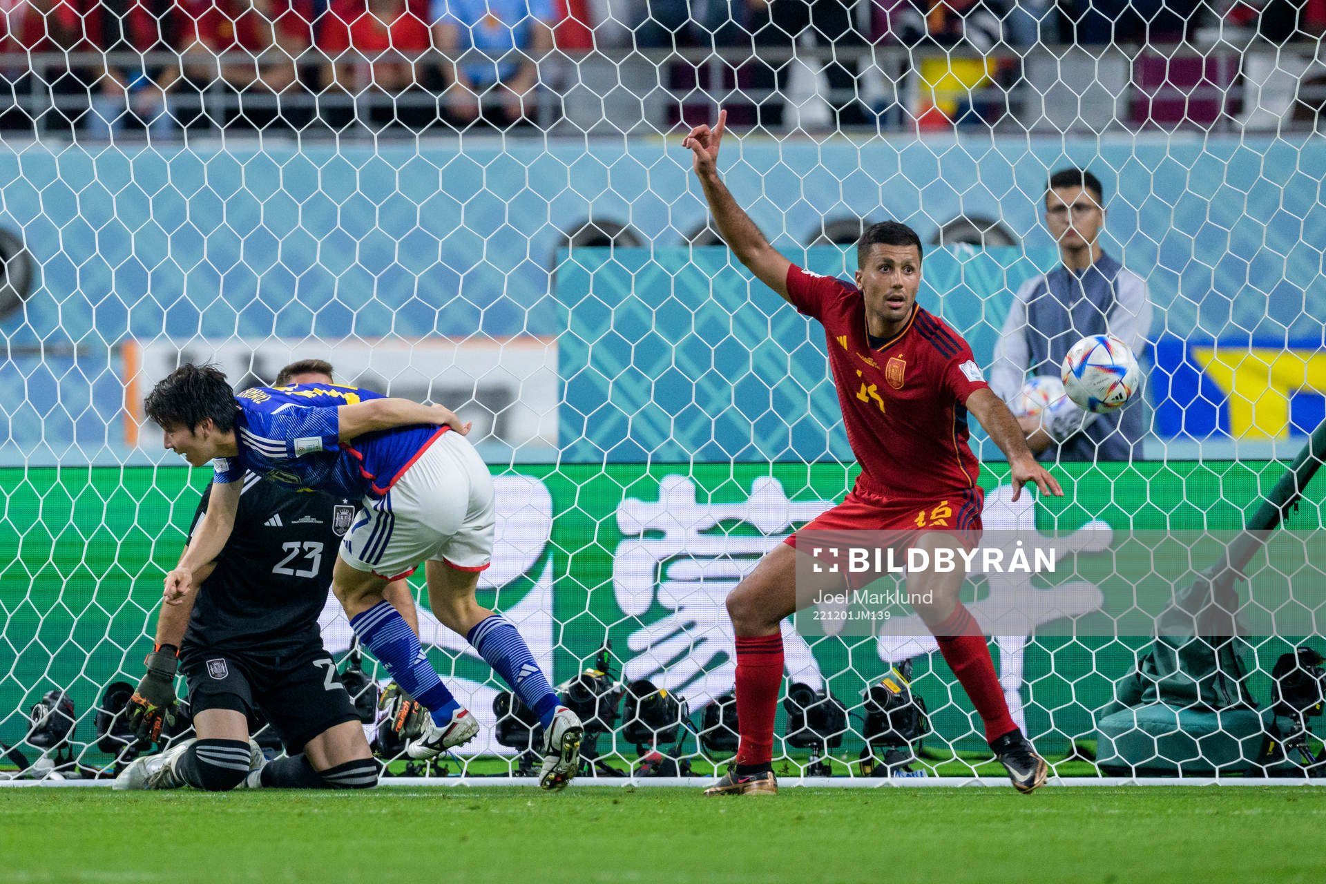 Ao Tanaka of Japan scores 2-1