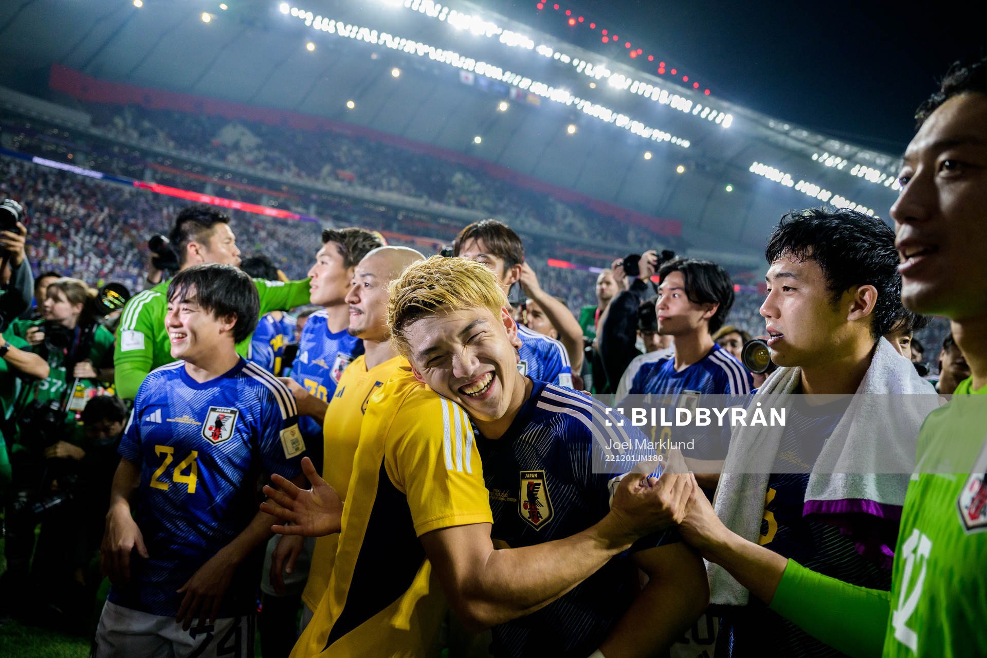 Yuto Nagatomo and Ritsu Doan of Japan celebrates