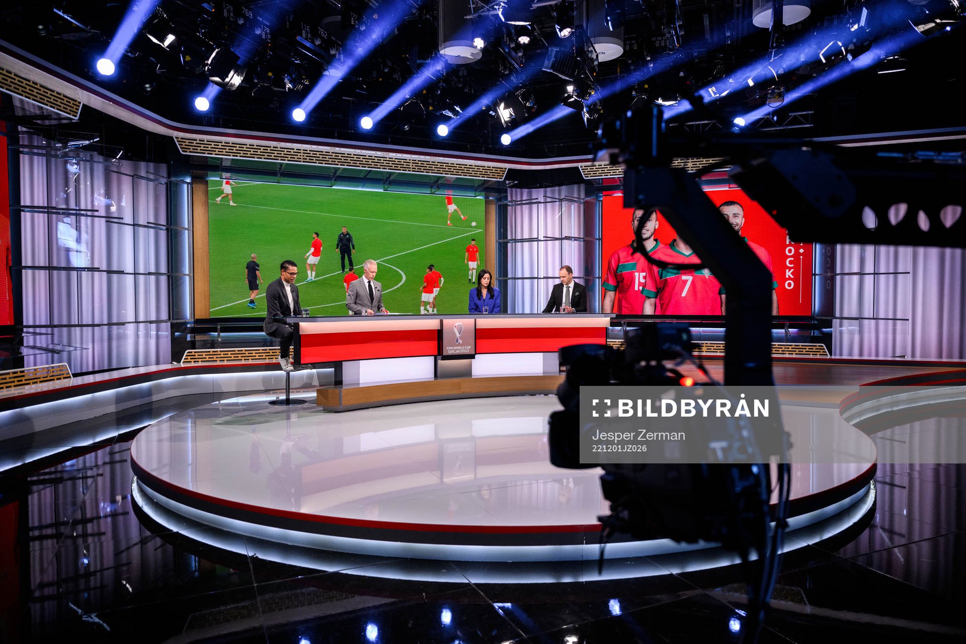 Daniel Nannskog, André Pops, Therese Strömberg och Jonas Eriksson under VM-sändningen hos SVT den 1 december 2022 i Stockholm. 