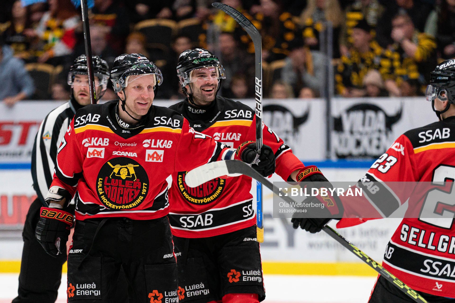 Luleås Leo Komarov jublar