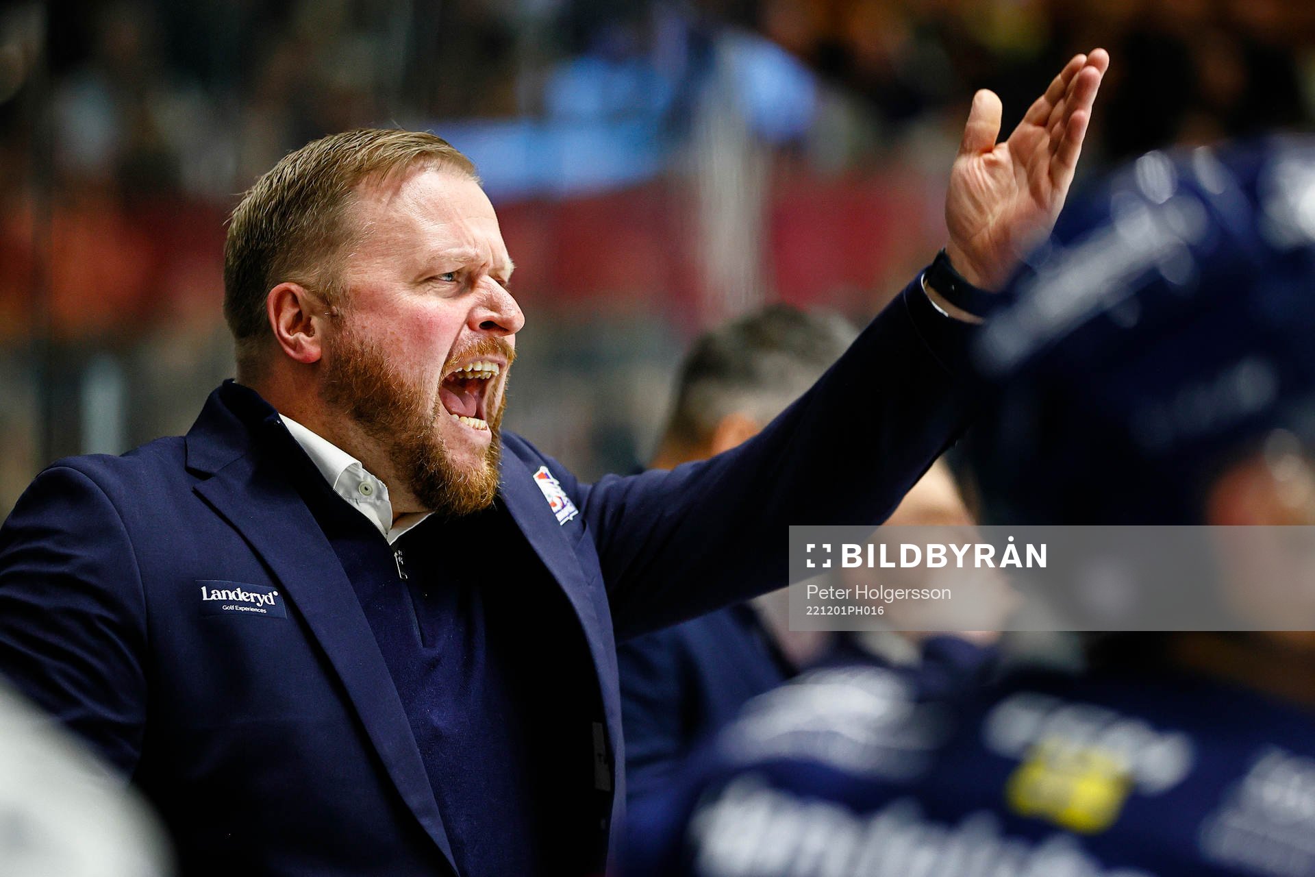 Linköpings tränare Klas Östman reagerar på domslut