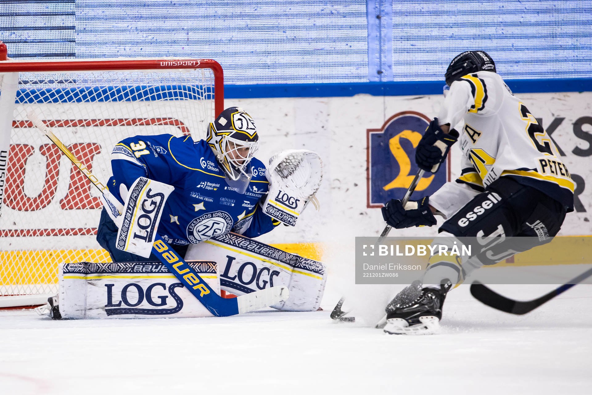 Leksands målvakt Kasimir Kaskisuo och HV71s André