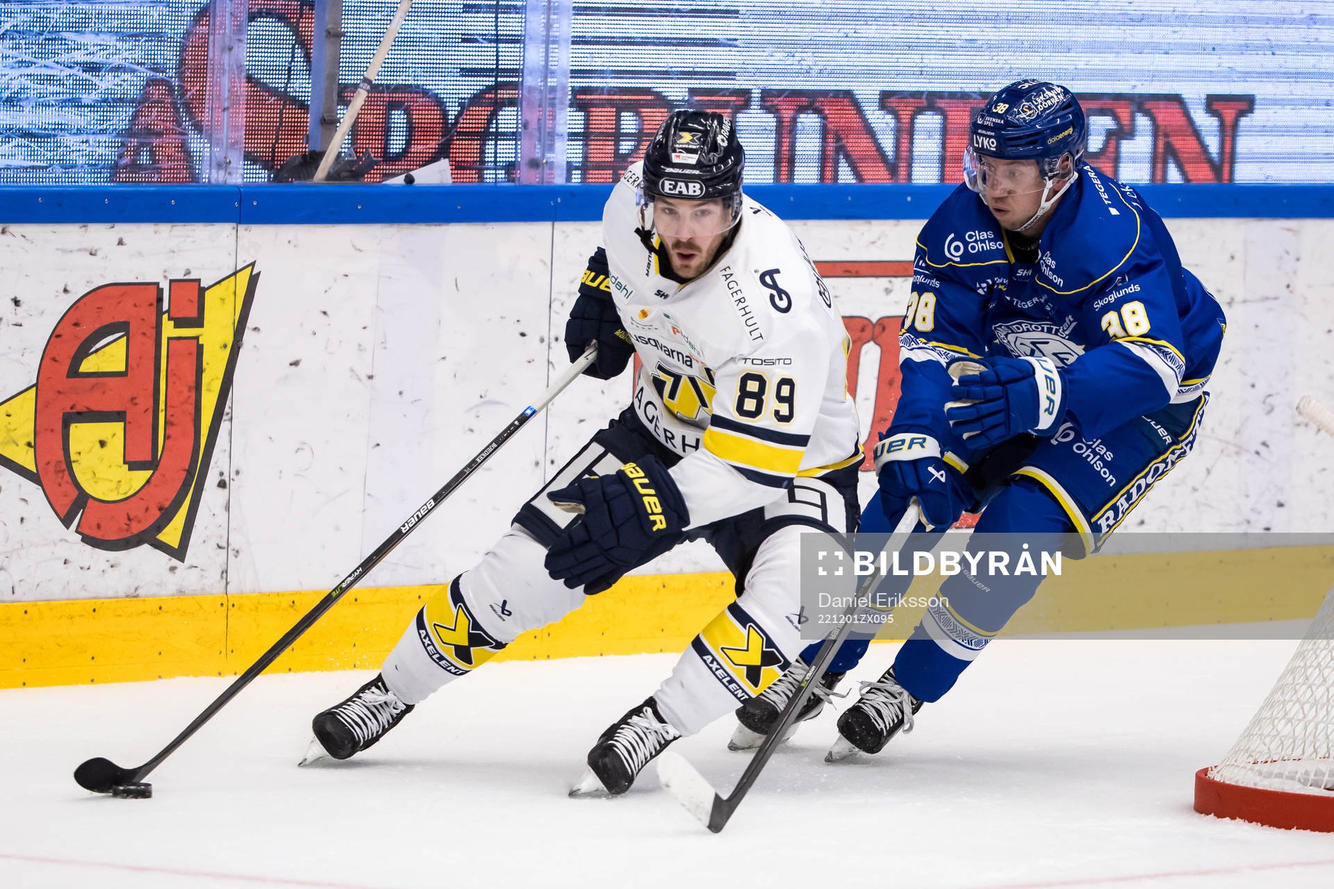 HV71s Mikkel Bödker och Leksands Olle Alsing