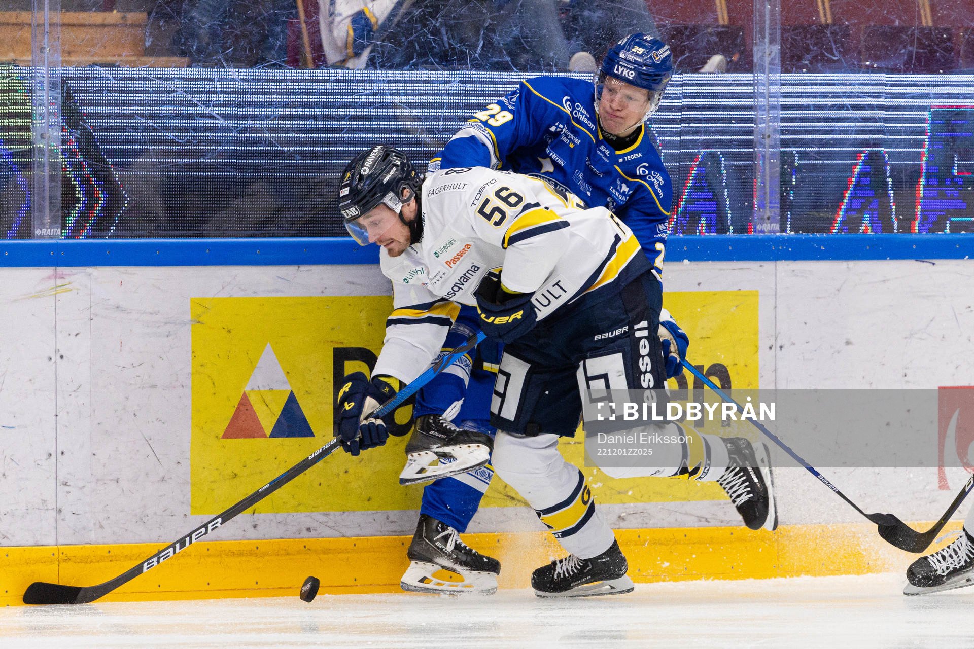 HV71s Fredrik Forsberg och Leksands Emil Heineman