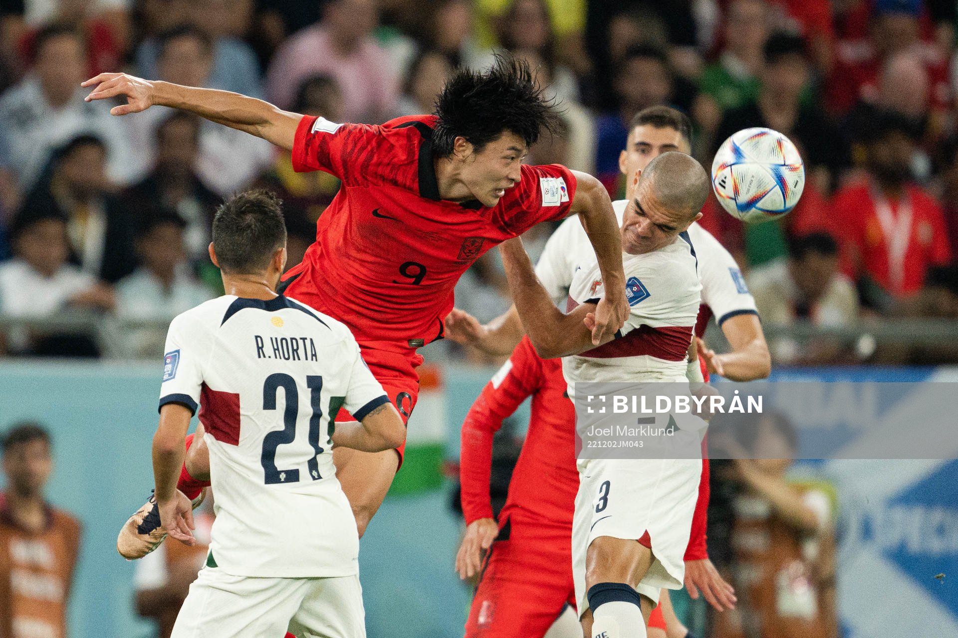 Guesung Cho of South Korea against Ricardo Horta and Pepe
