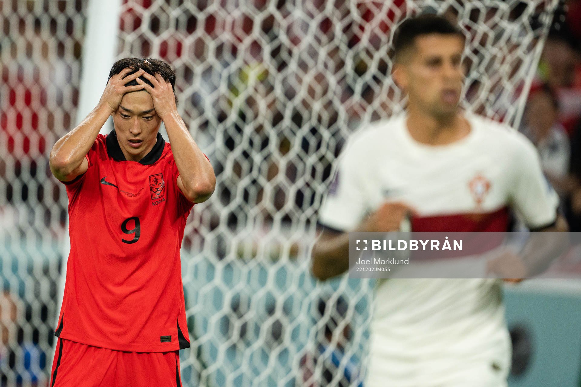 Guesung Cho of South Korea looks dejected