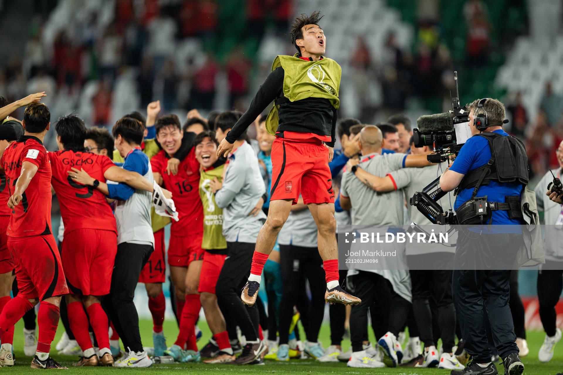 Minkyu Song  of South Korea celebrates