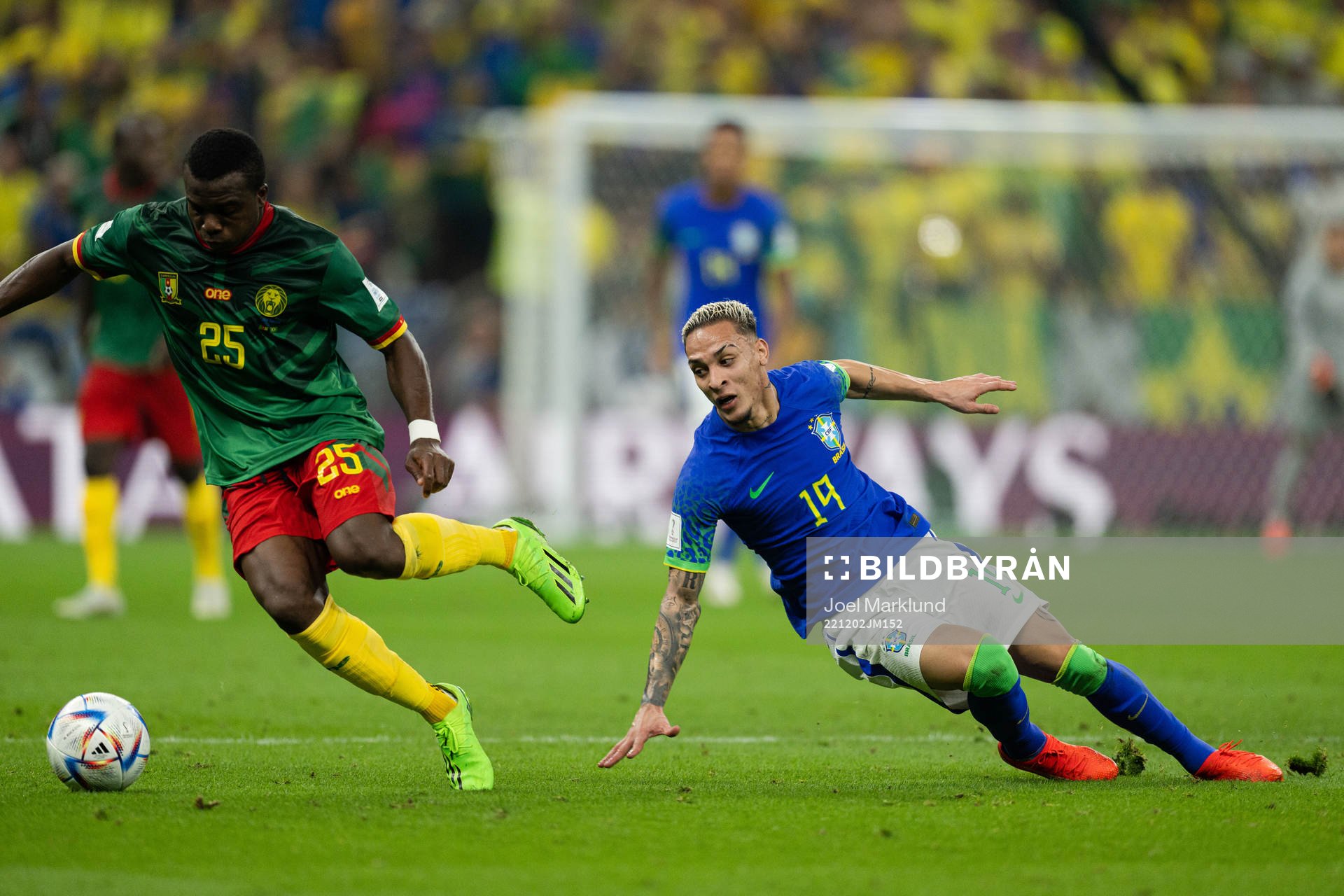 Nouhou Tolo of Cameroon and Antony of Brazil