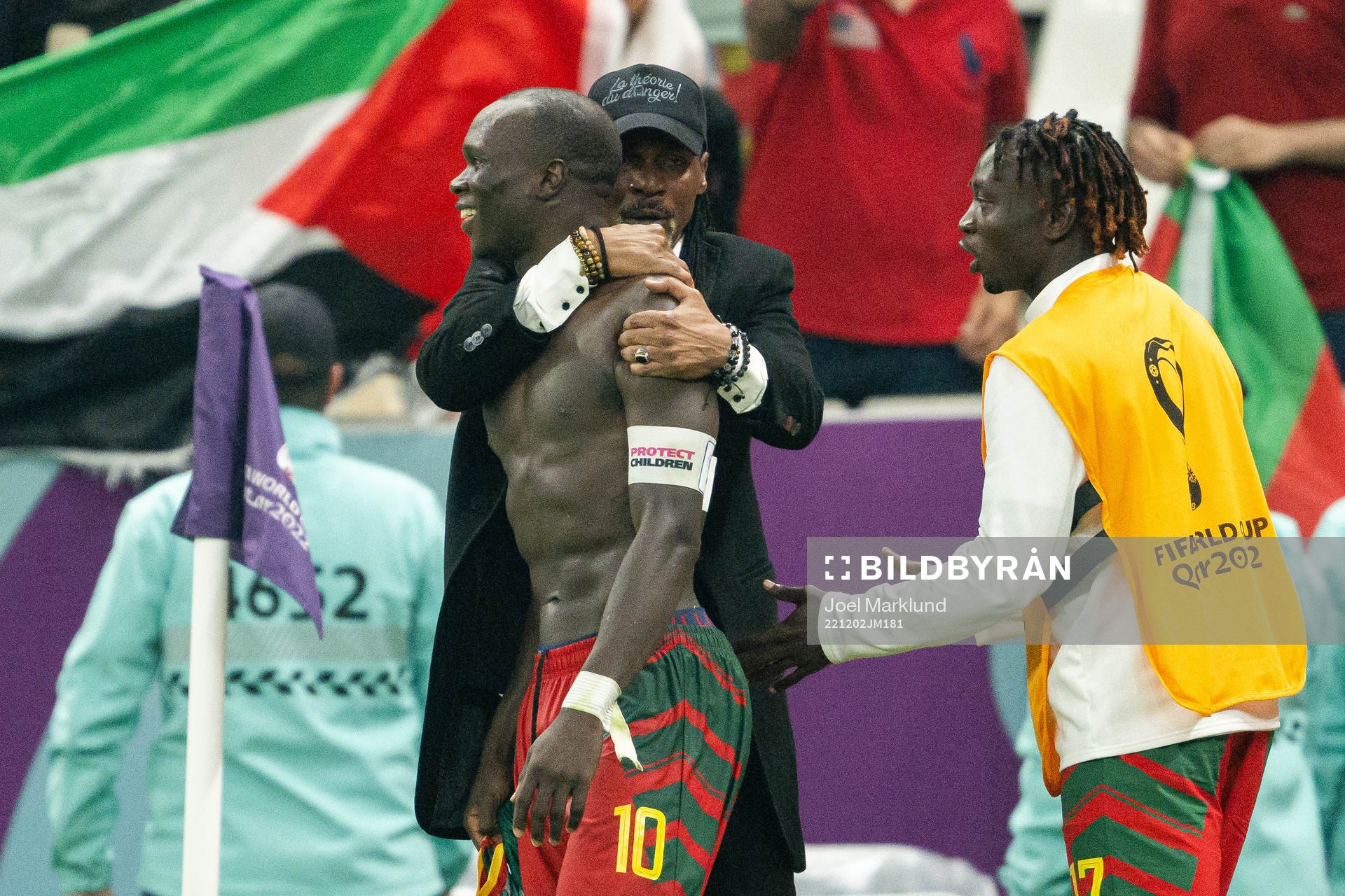Head coach Rigobert Song, Vincent Aboubakar and Olivier