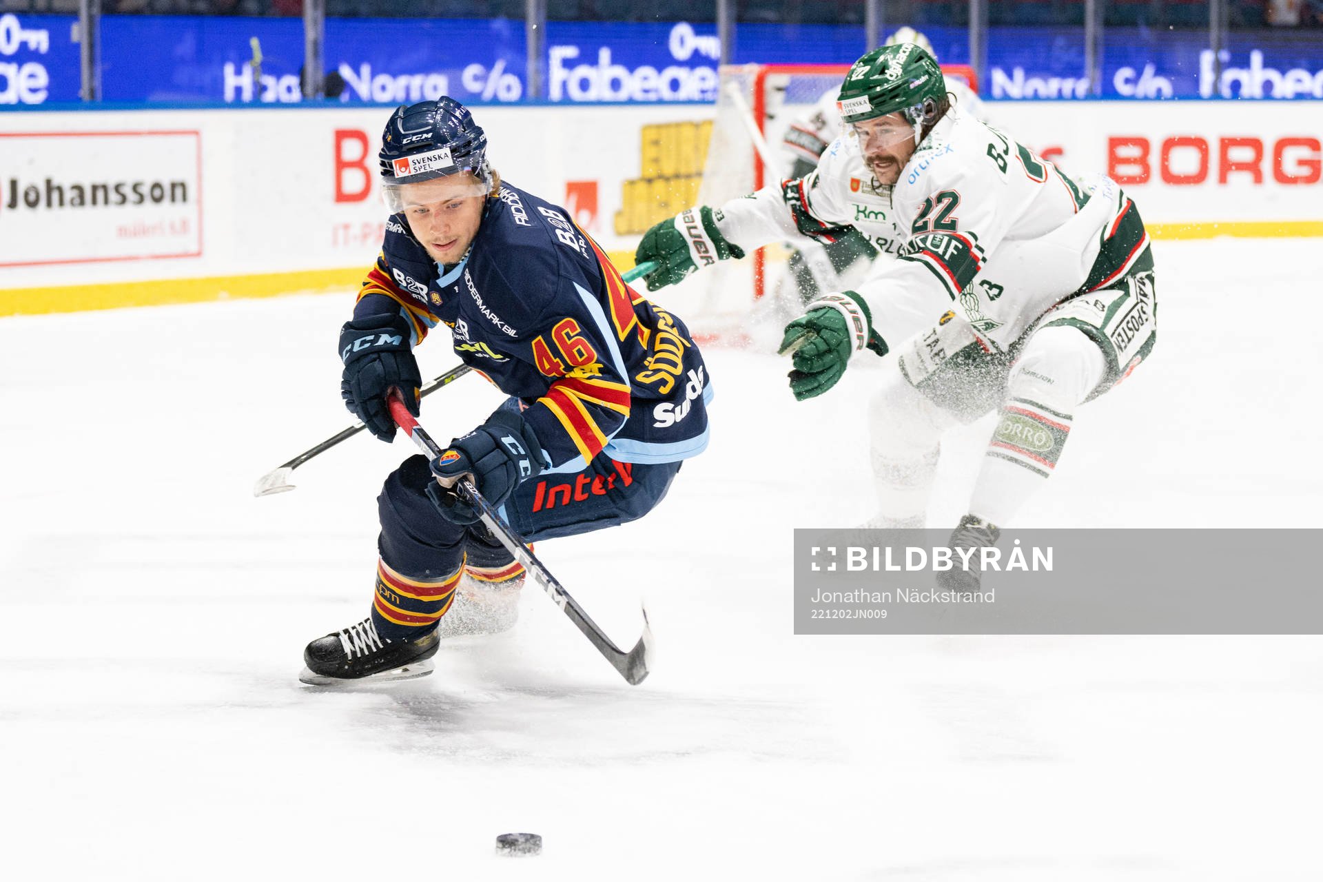 Djurgårdens Tim Söderlund och Tingsryds Tobias Björklund