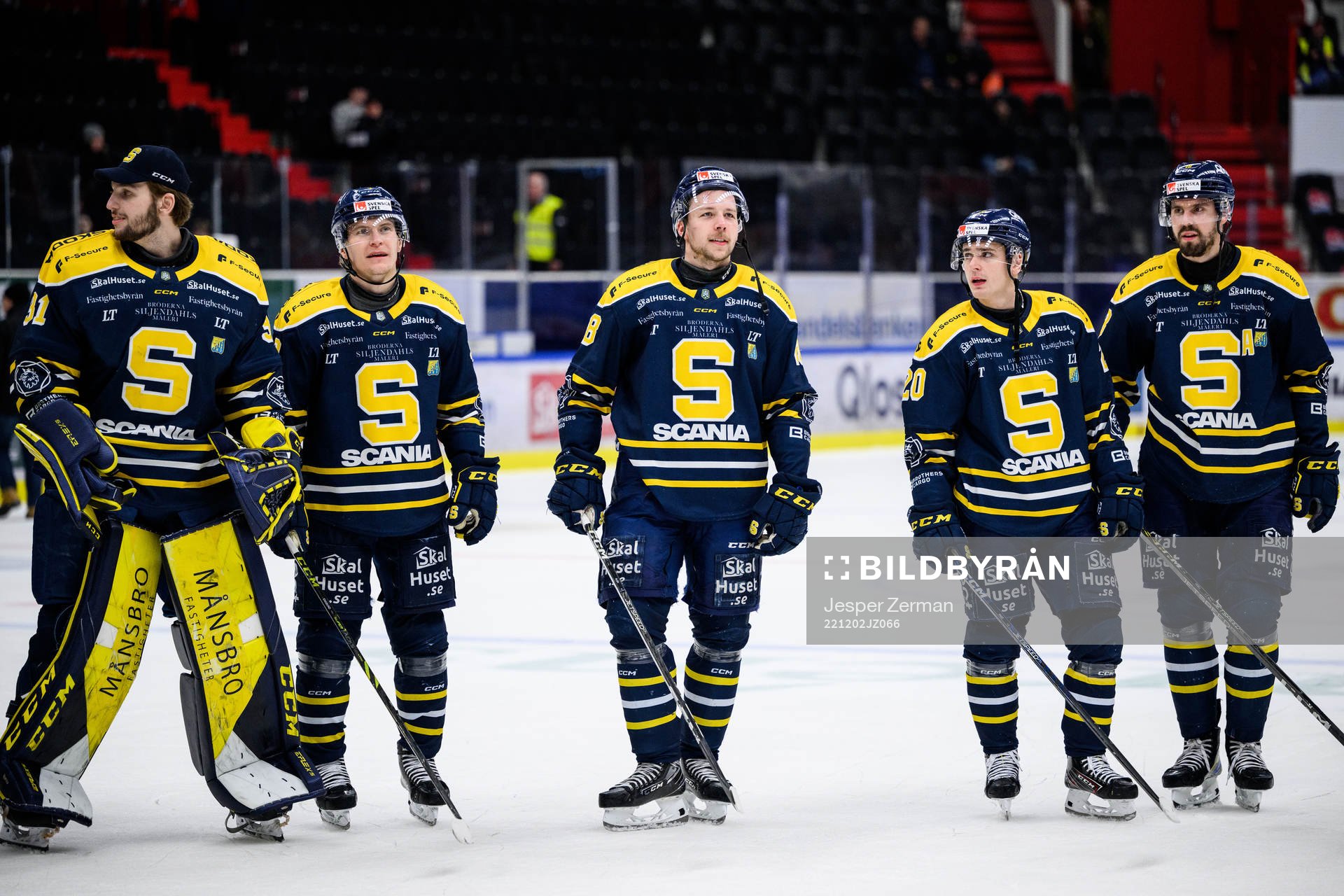 Södertäljes målvakt Nikita Tolopilo, Emil Alba, Nikola