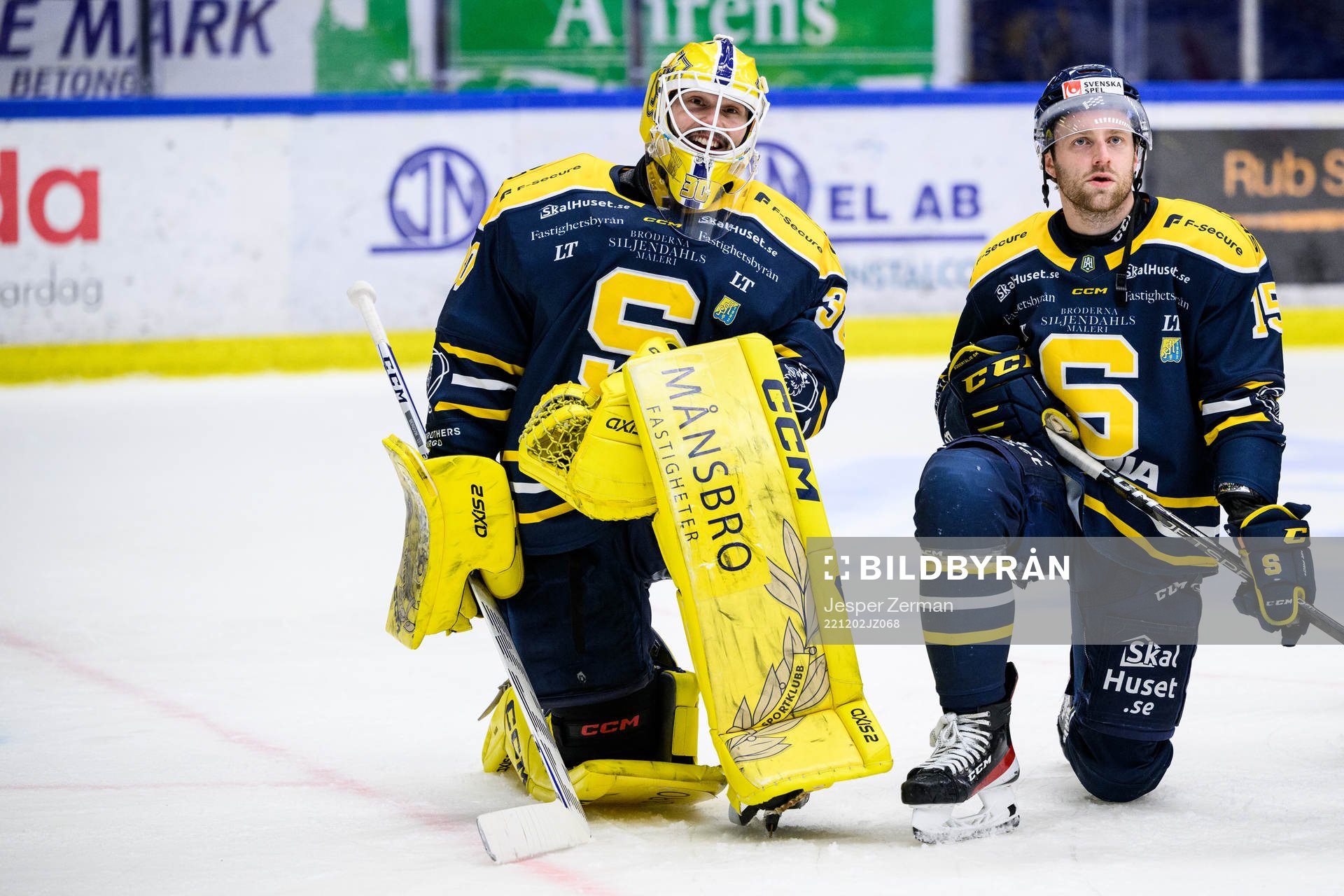 Södertäljes målvakt Fredrik Bergvik och Albin Carlson