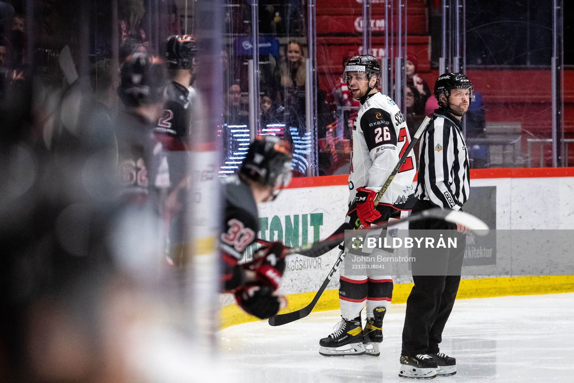 Malmö Redhawks Thomas Schemitsch lämnar isen