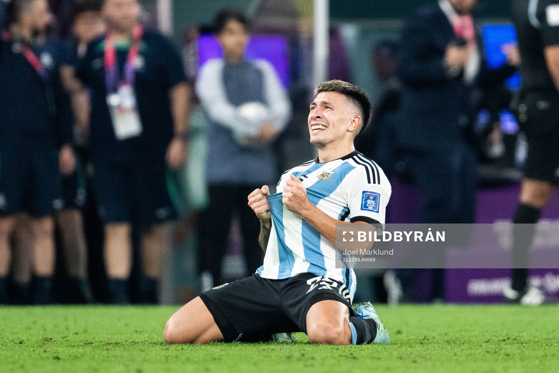Lisandro Martinez of Argentina celebrates