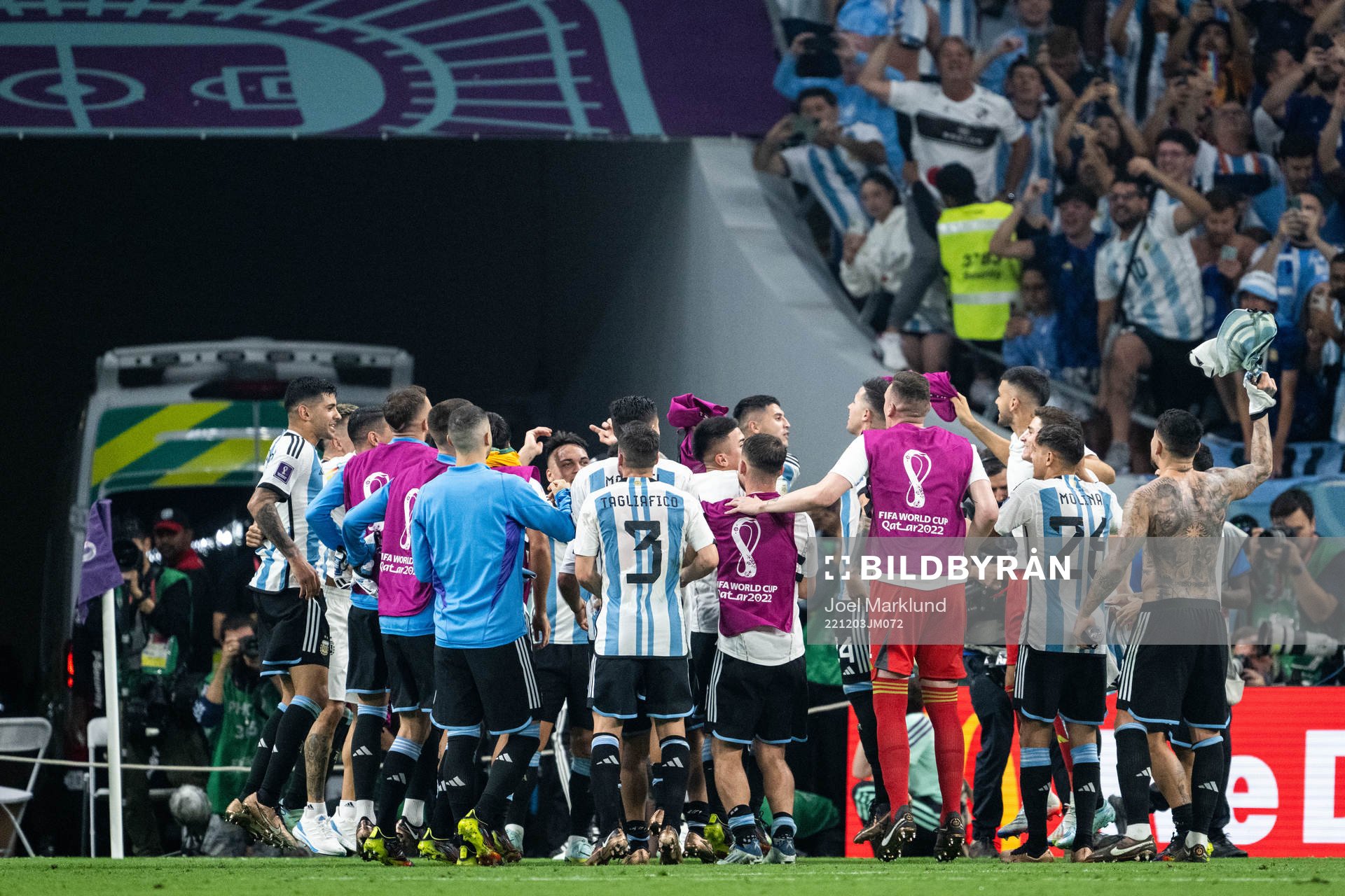 Players of Argentina celebrate