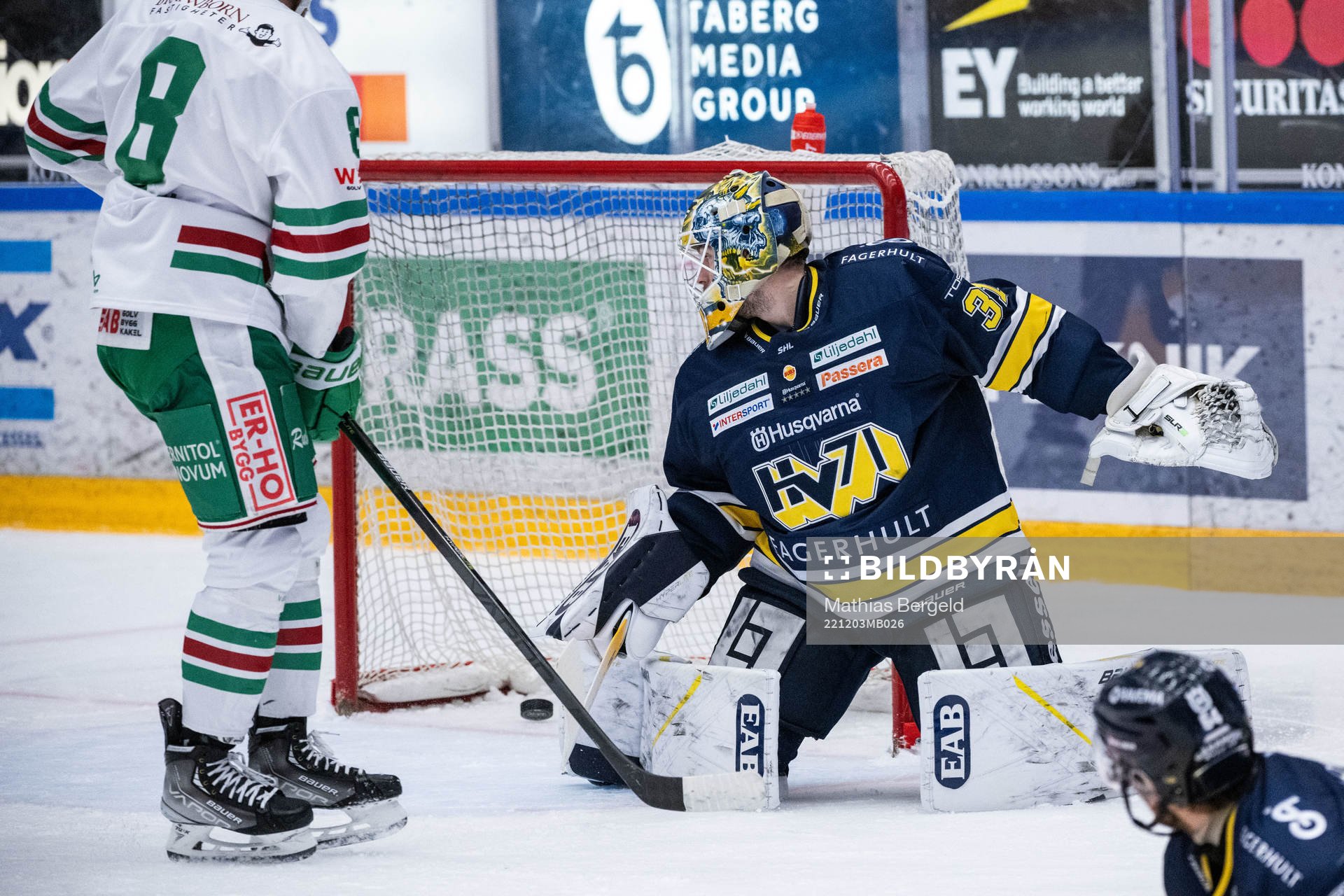 HV71s målvakt Joni Ortio släpper in 2-4 av Adam