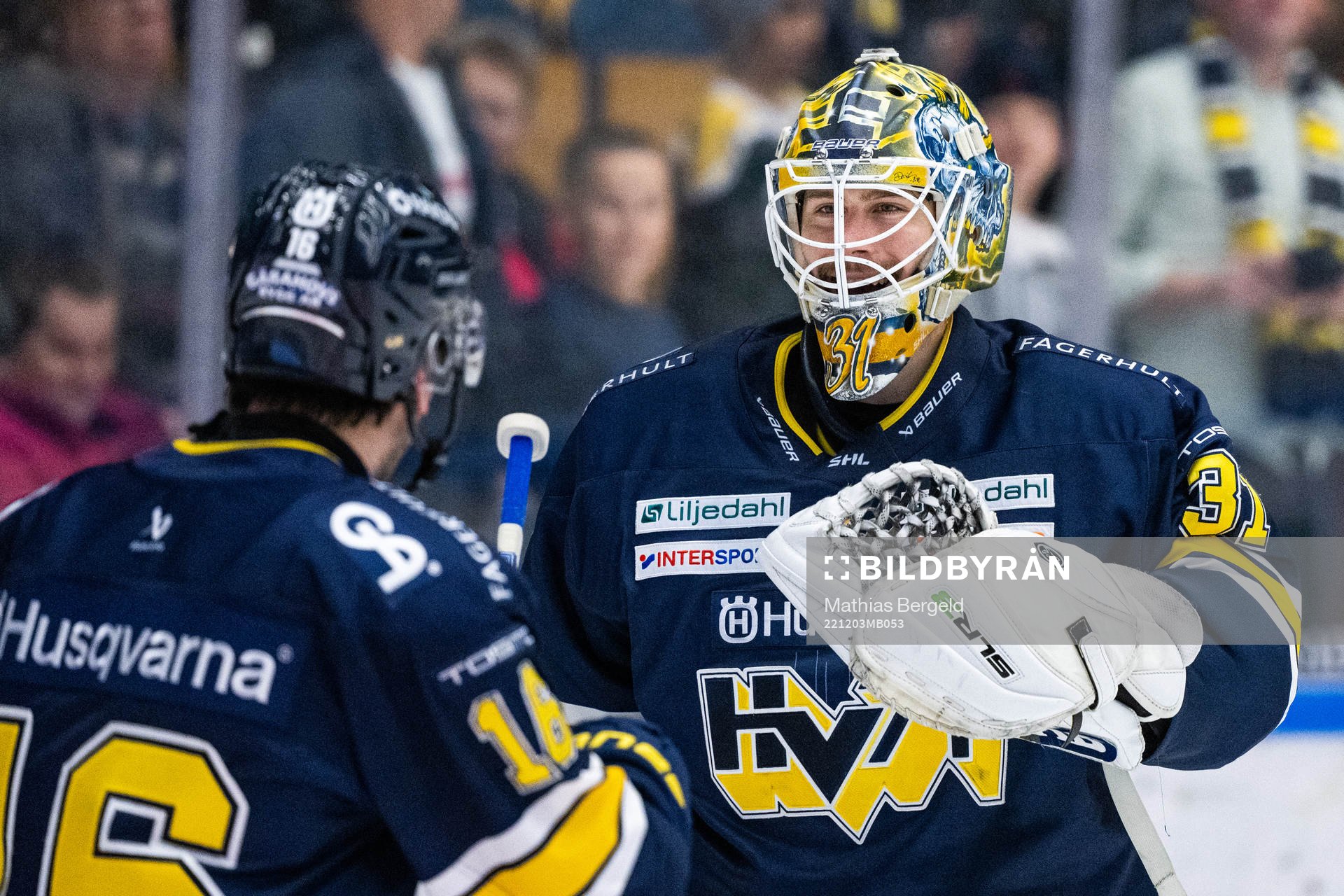 HV71s målvakt Joni Ortio jublar