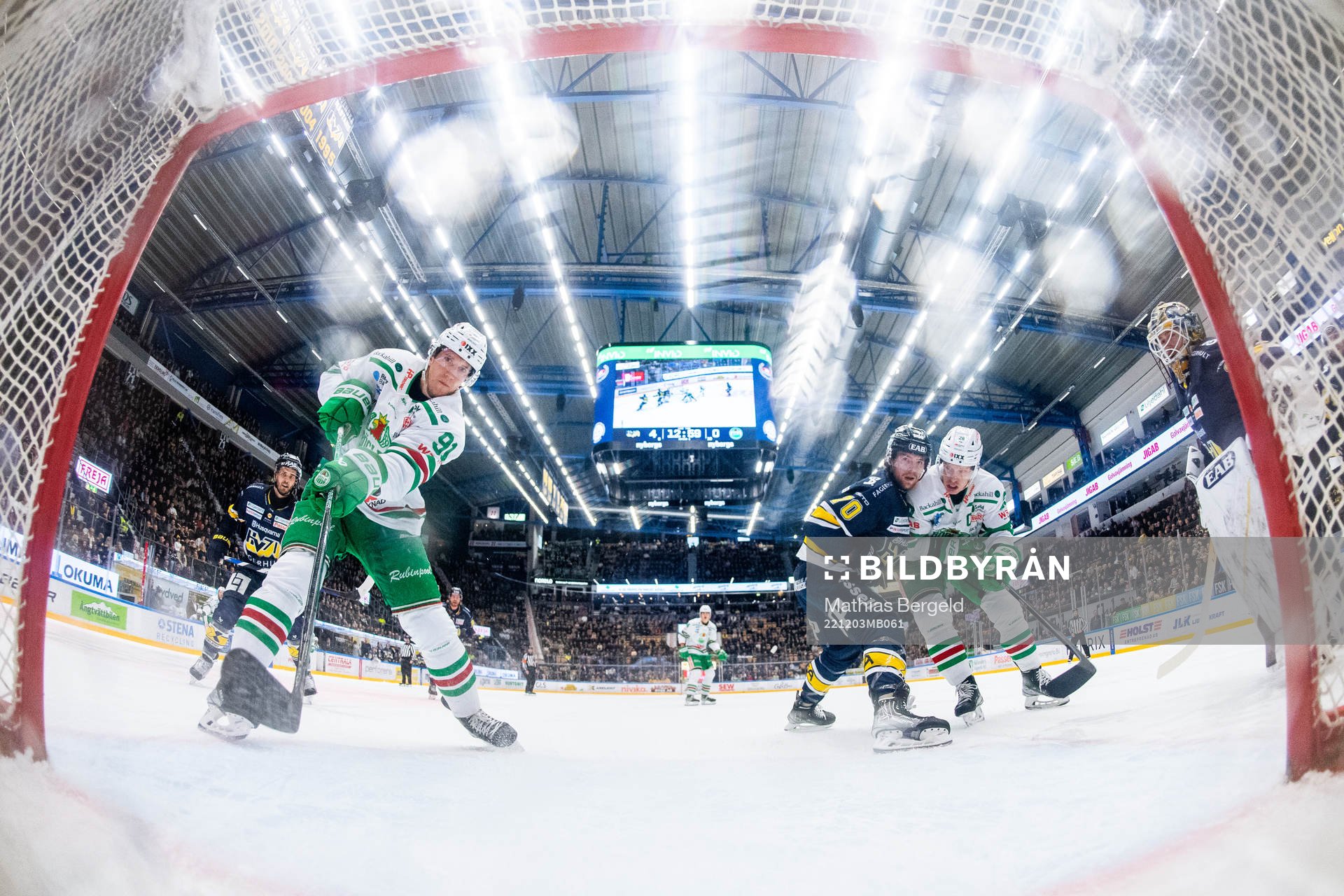 Rögles Adam Tambellini gör reduceringsmålet till 4-2