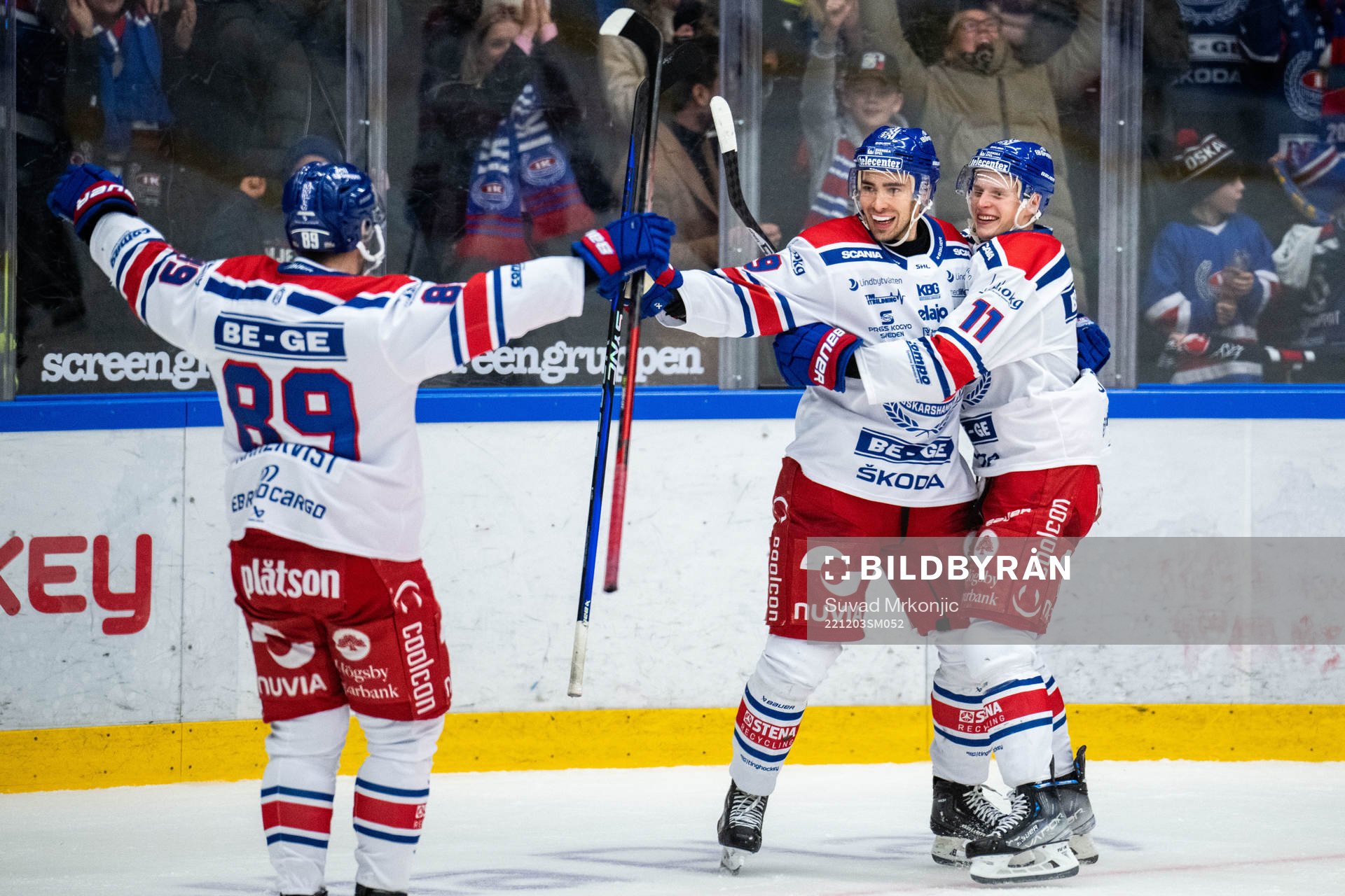 Oskarshamns Antti Suomela jublar med Ahti Oksanen och