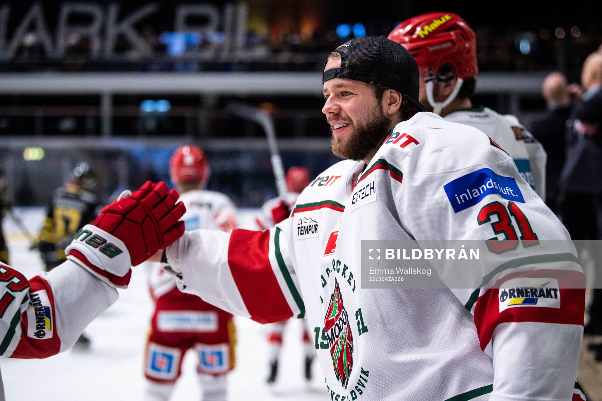 Modos målvakt Marcus Nygren jublar
